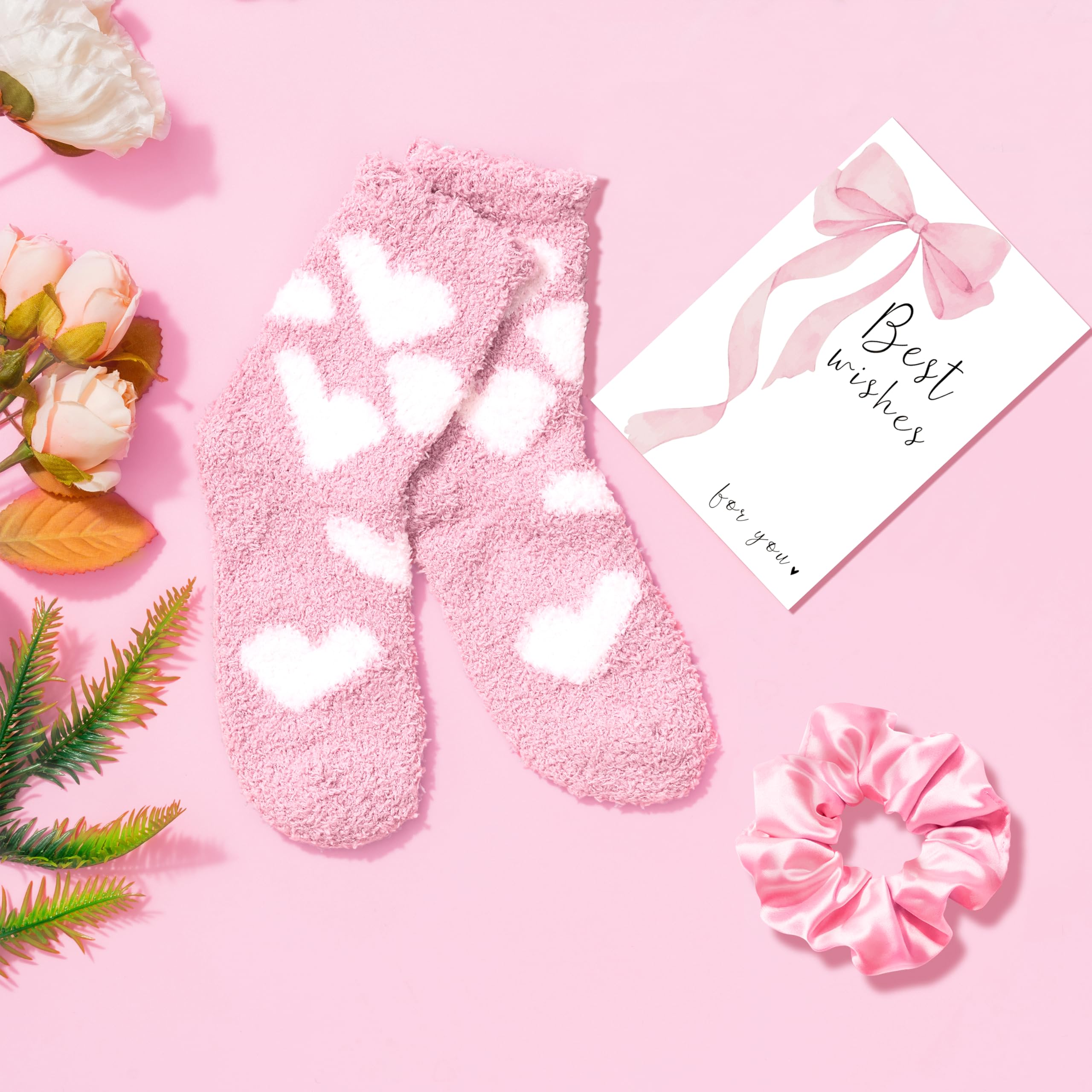 Knit socks included in GREOZORT gift set