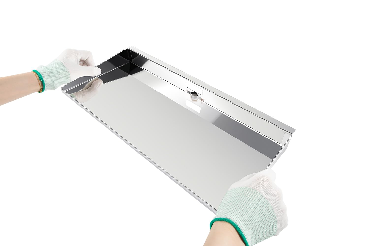 Groove in cutting board prevents leaks on shelf