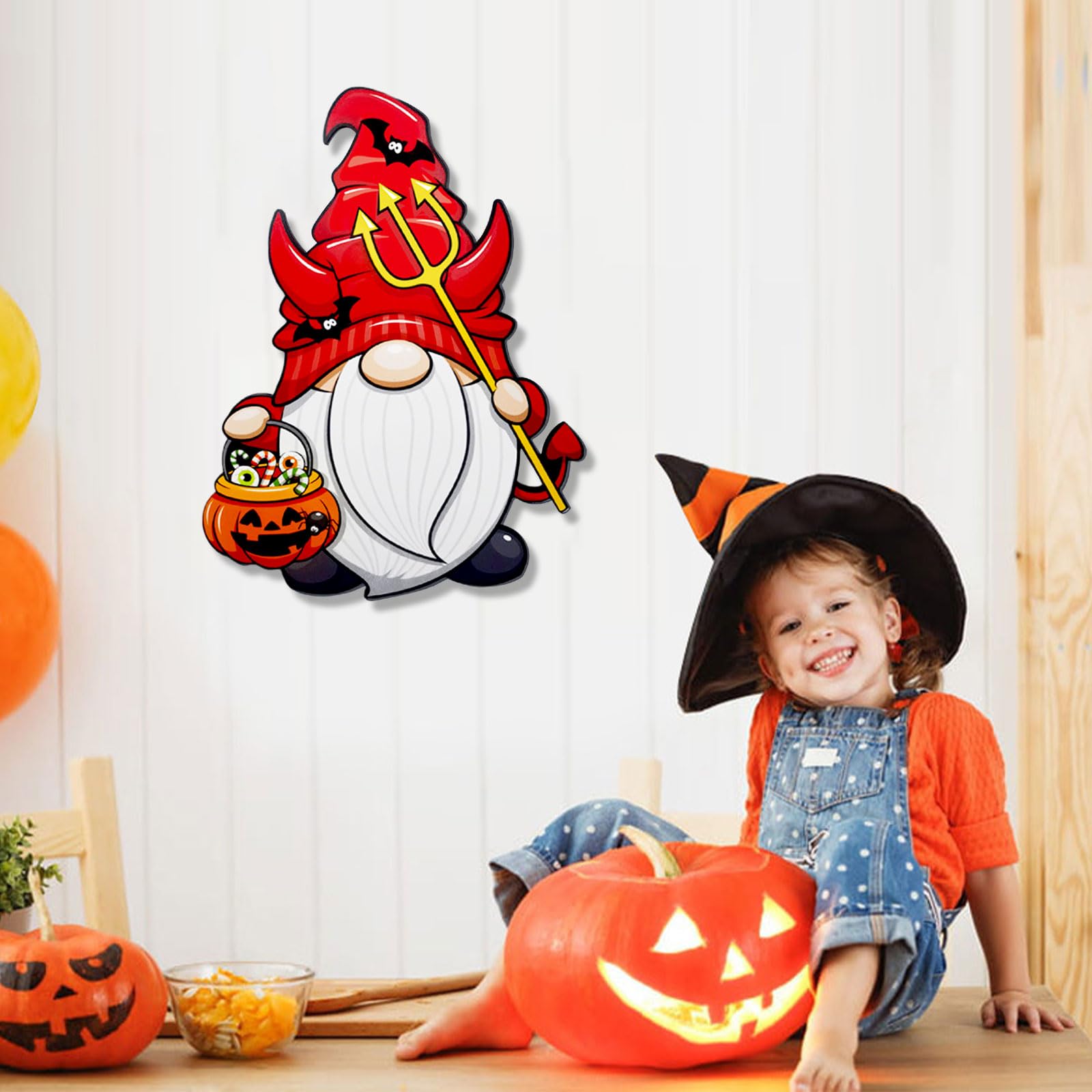 Gnome door hanger design for porch and wall display