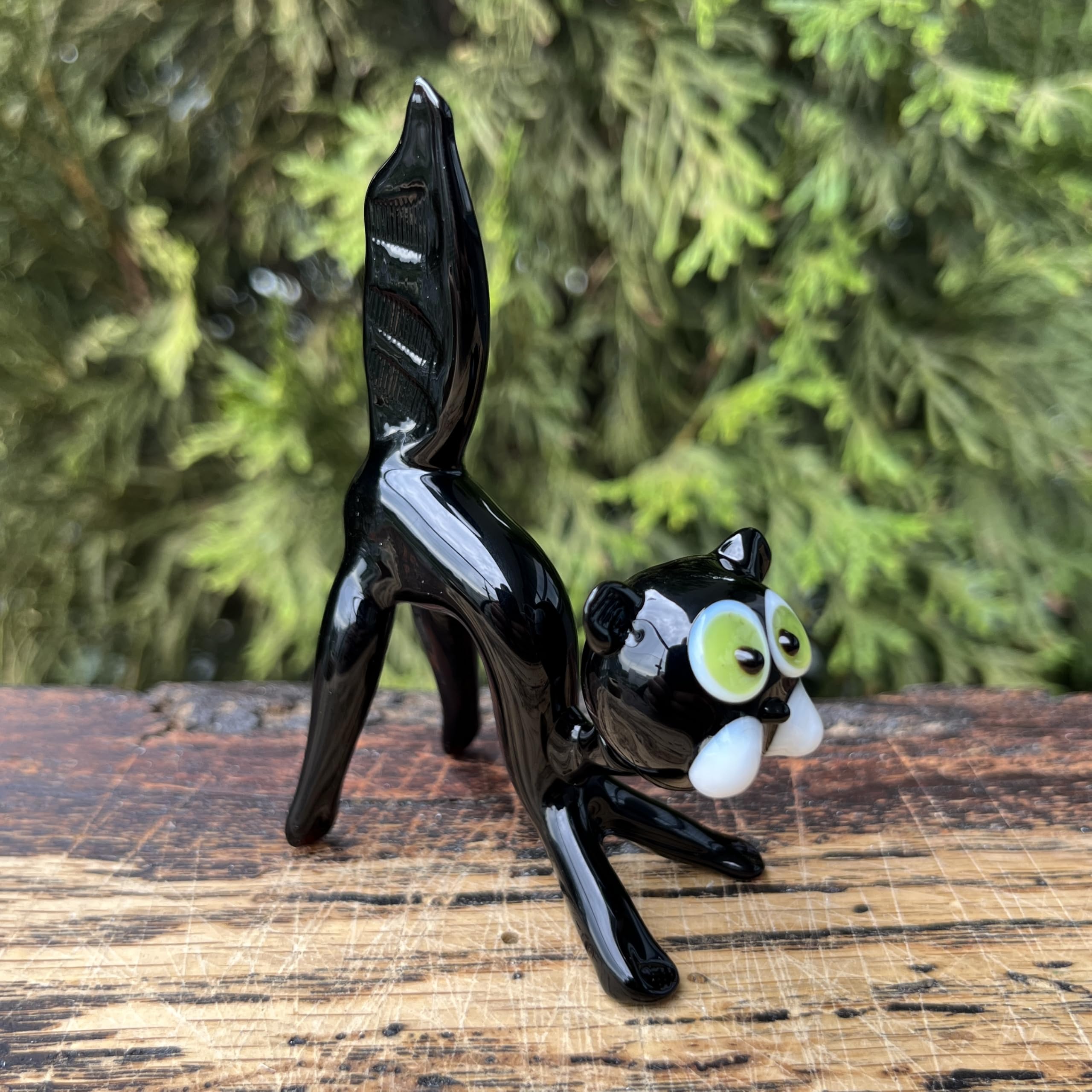 Hand-Blown Murano Style Miniature Cat Sculpture detail