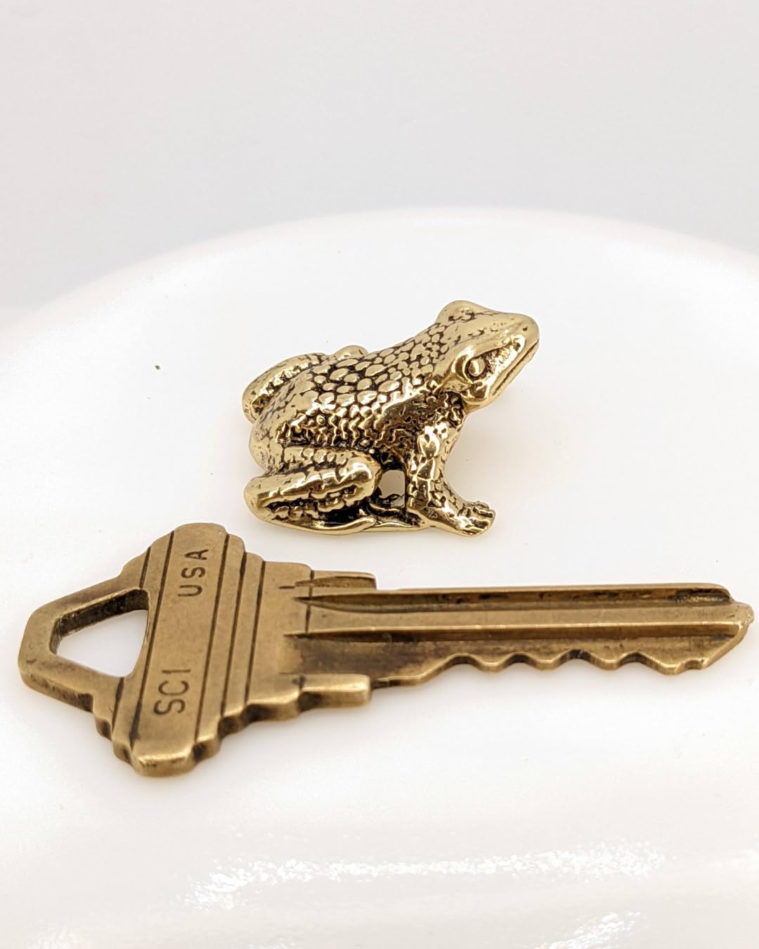 Handcrafted brass frog mini sculpture with detailed finish