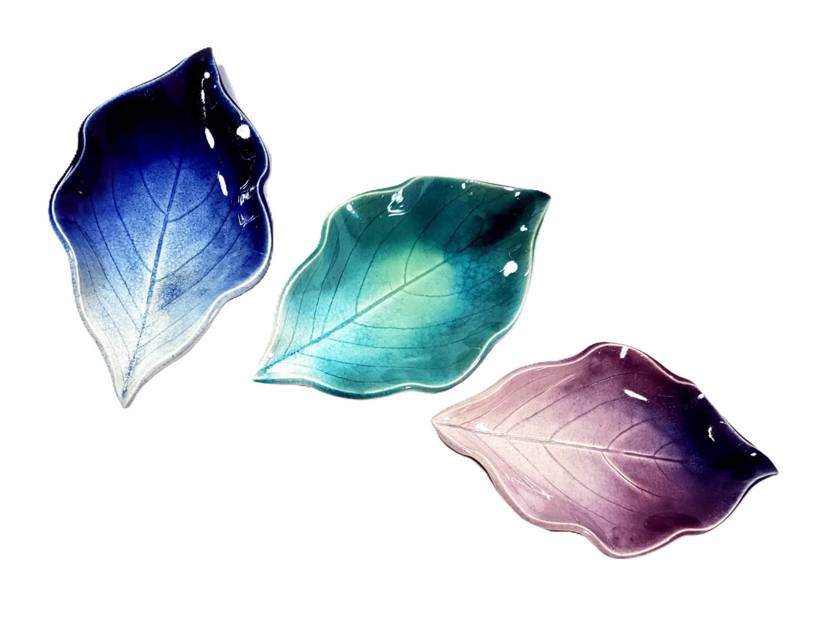 Overview image of the handmade stoneware hydrangea leaf dish set