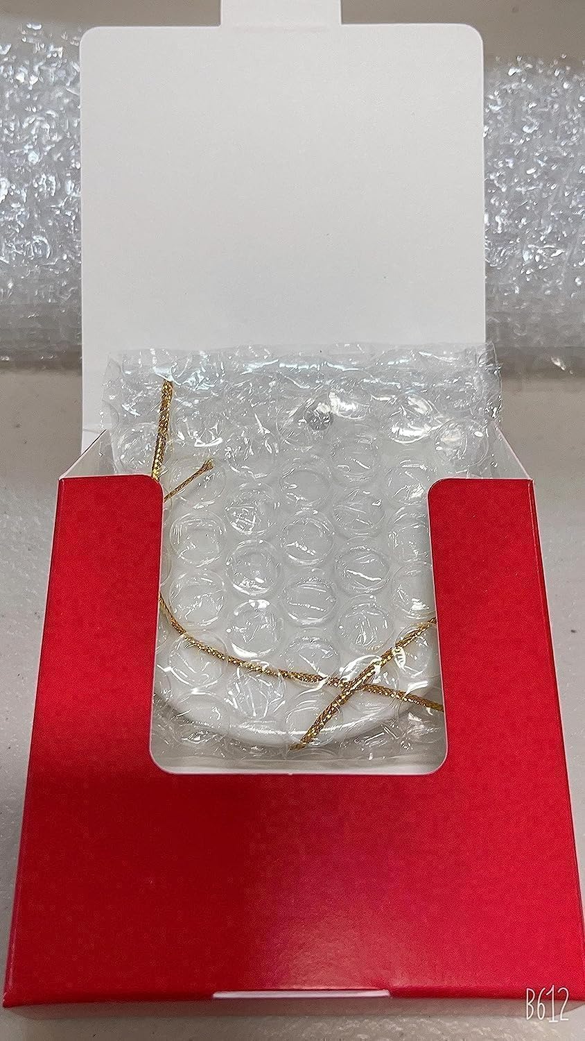 Giftable couple ornament with hanging loop