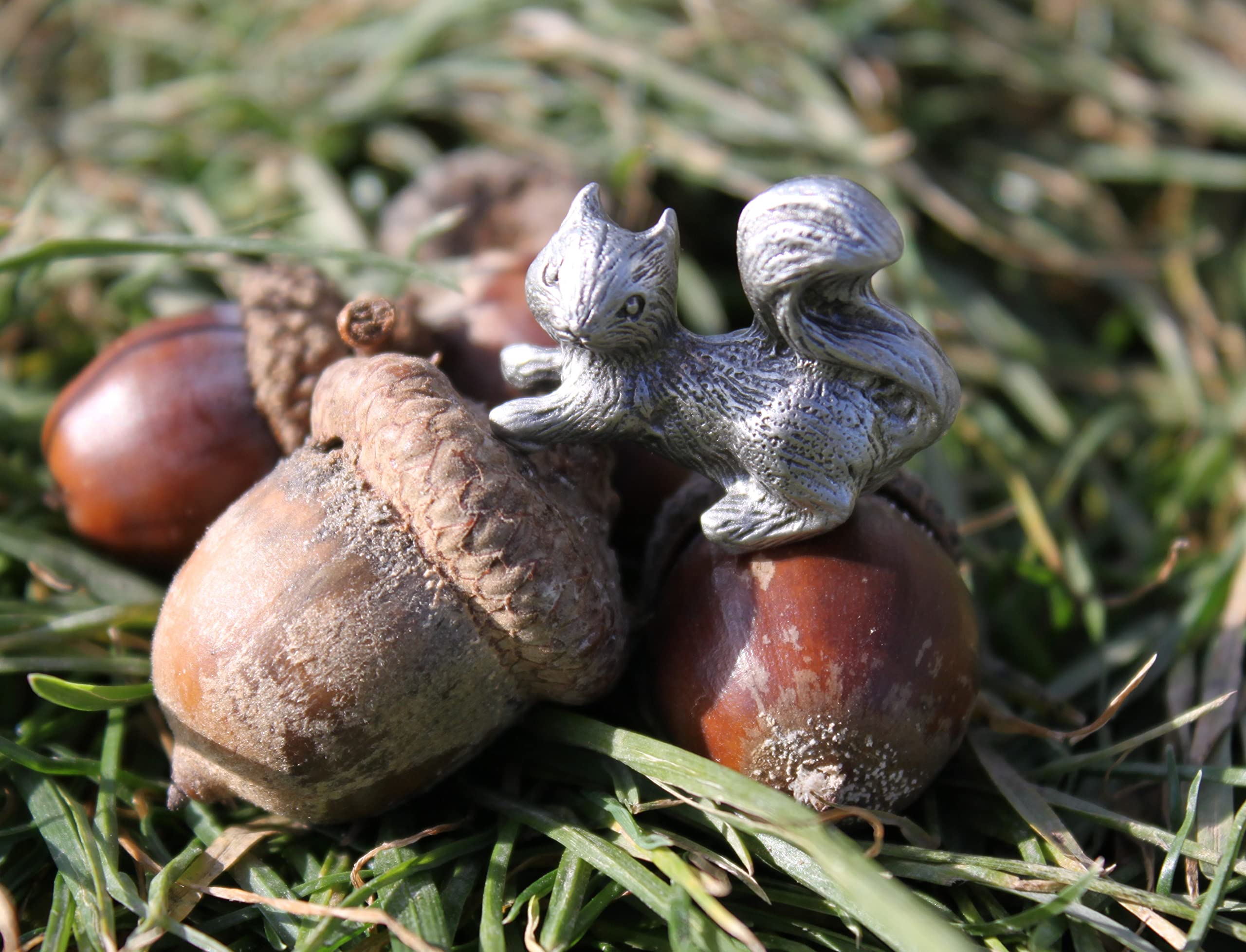 Hastings Pewter Mini Squirrel Figurine 7/8 inch high