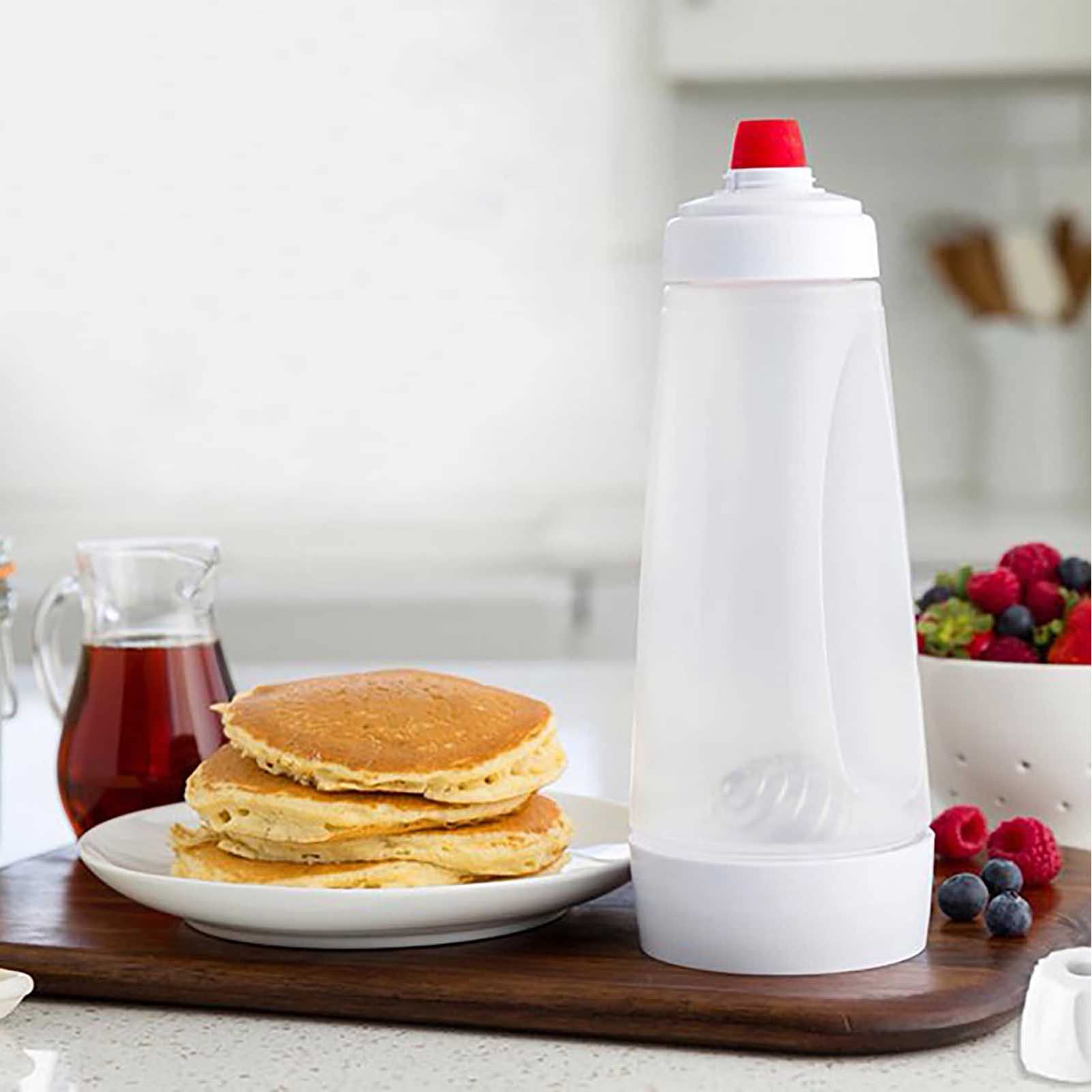 Heat-resistant silicone spout on batter dispenser