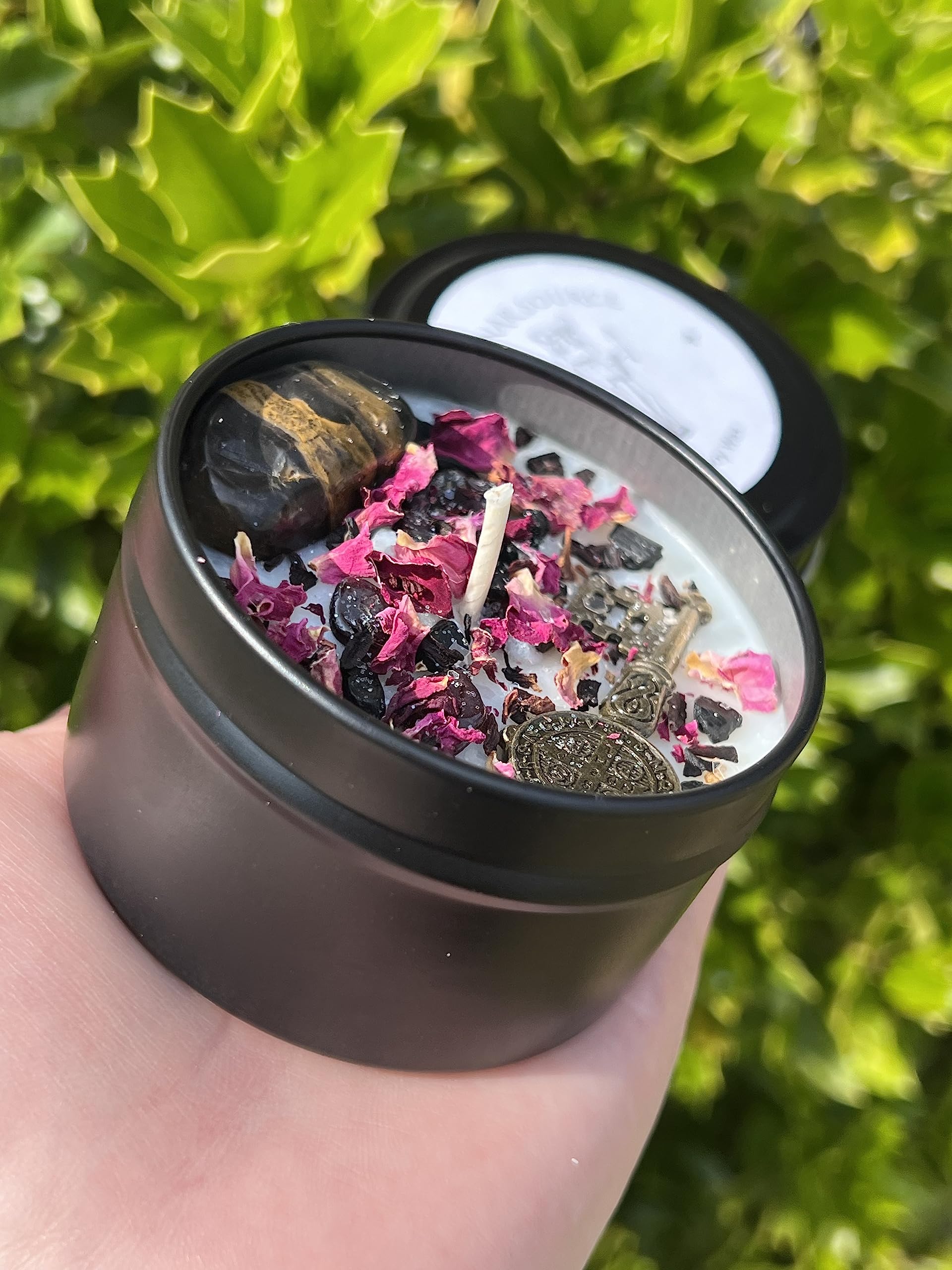 Altar ritual candle Hekate Dark Moon Goddess 8oz black tin