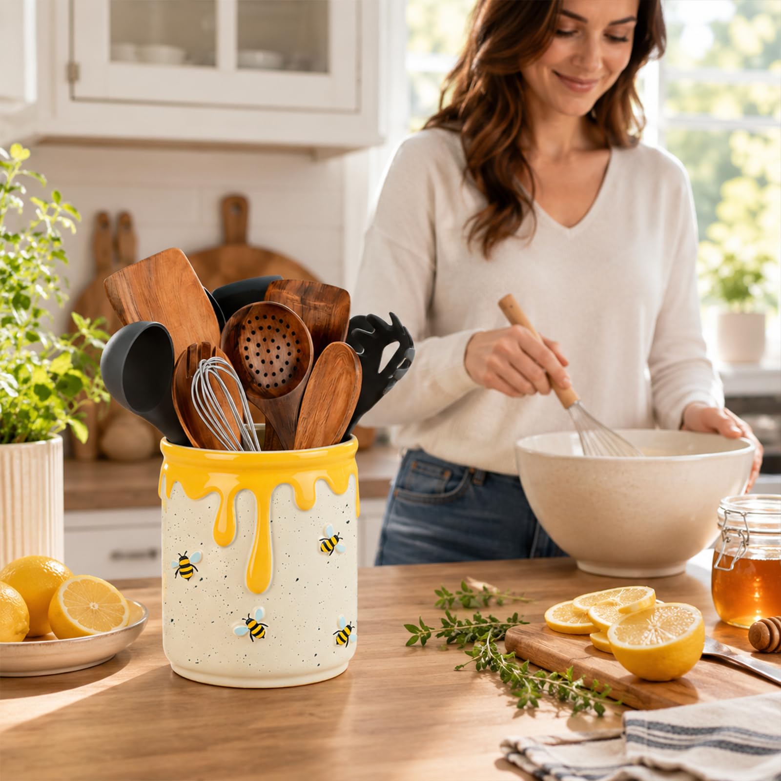 Holiday decor utensil holder suitable for Xmas gatherings