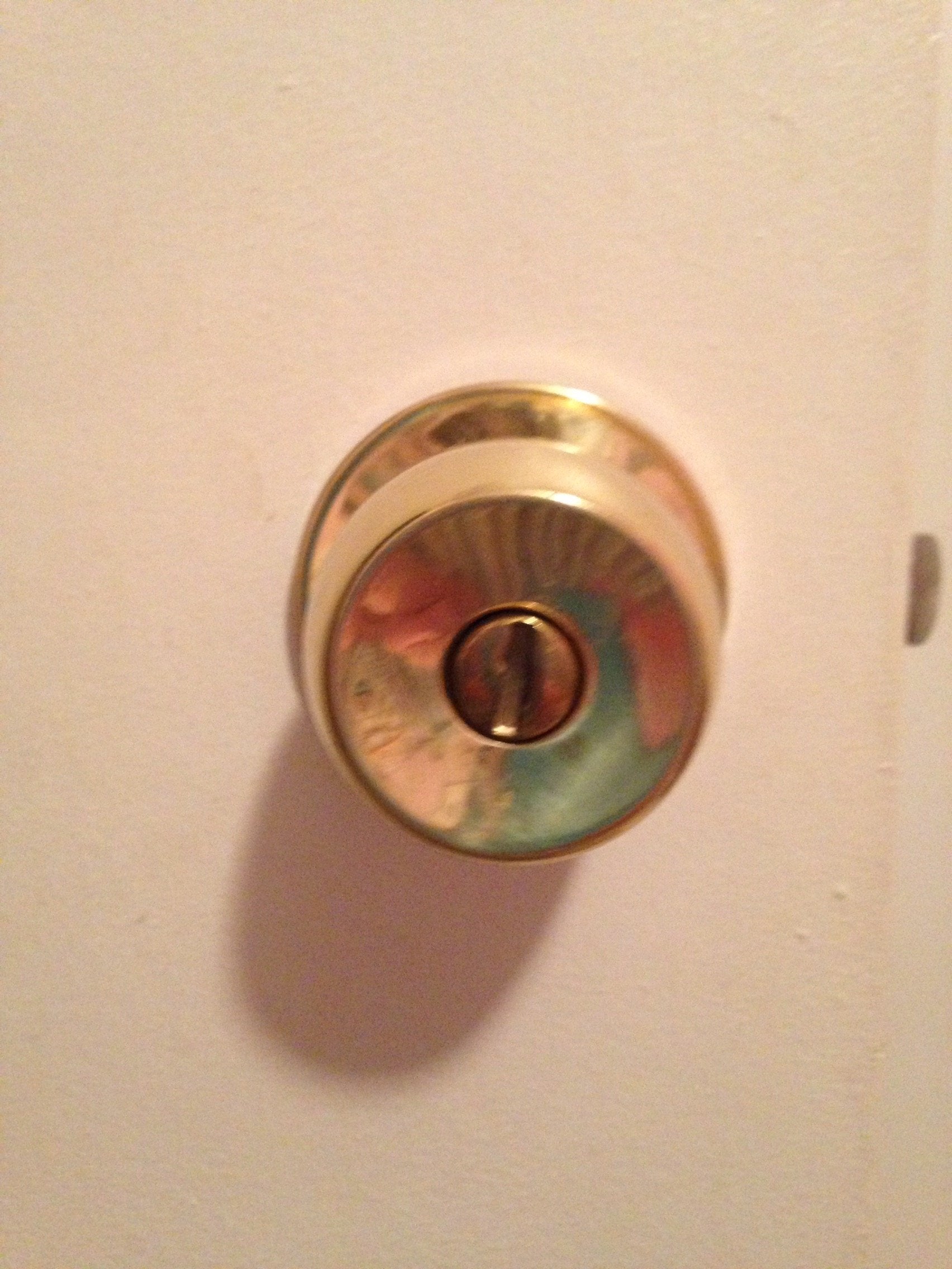 Crochet doorknob cover fully enclosing knob