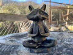 Raccoon figurine decor suitable for desk and shelf