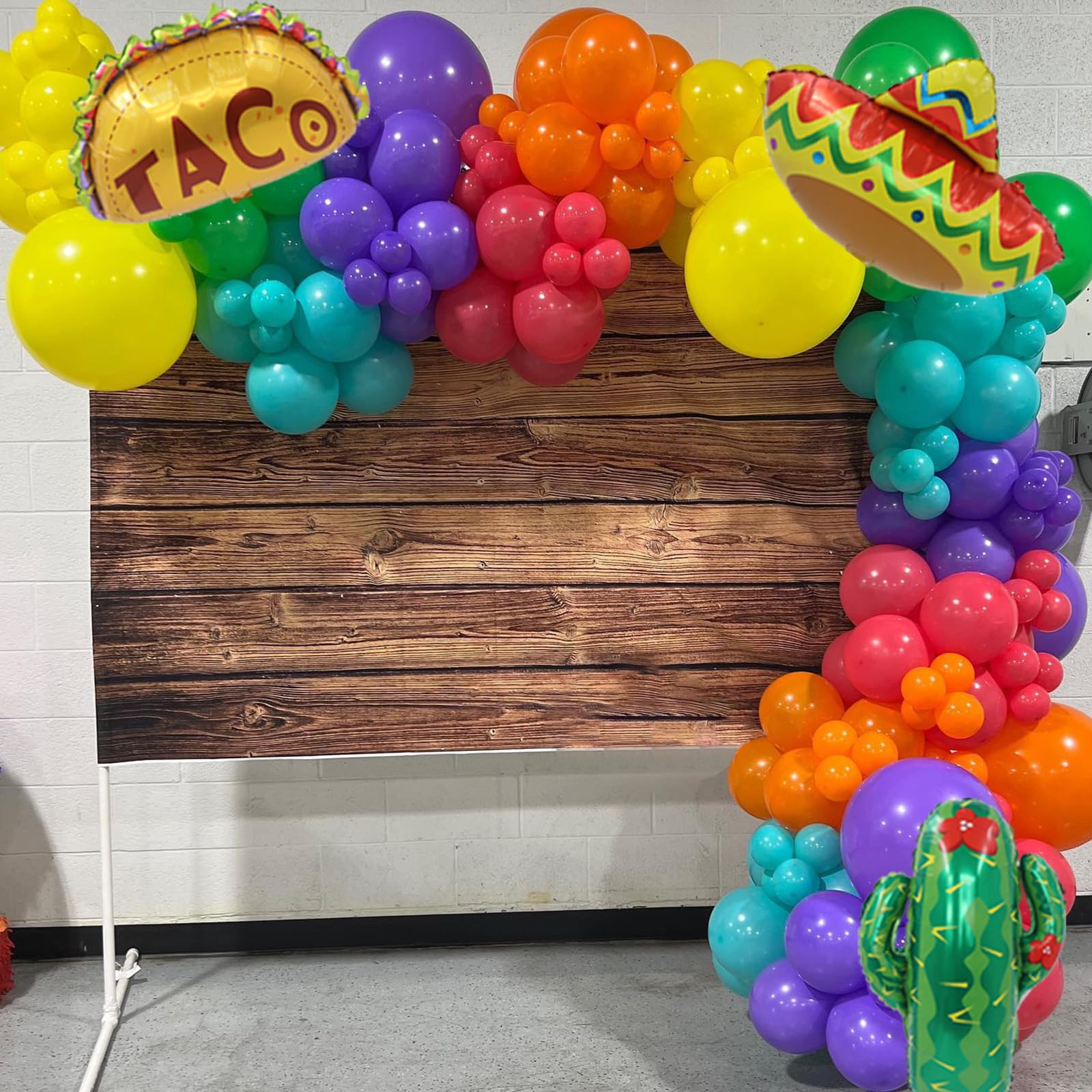 Multi color latex and aluminum foil balloons and 5m chain