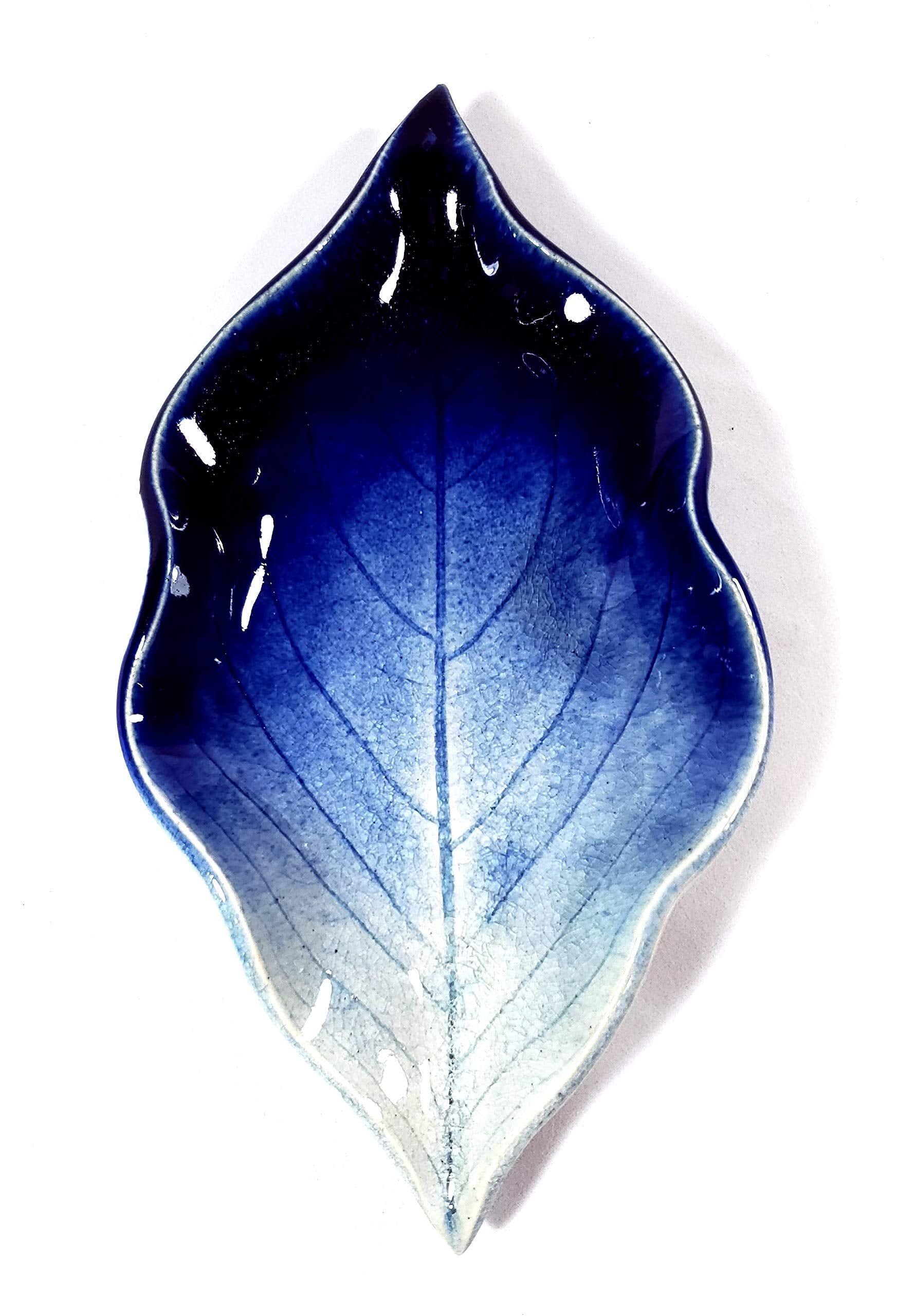 Three-piece Hydrangea Leaf Dish Set display