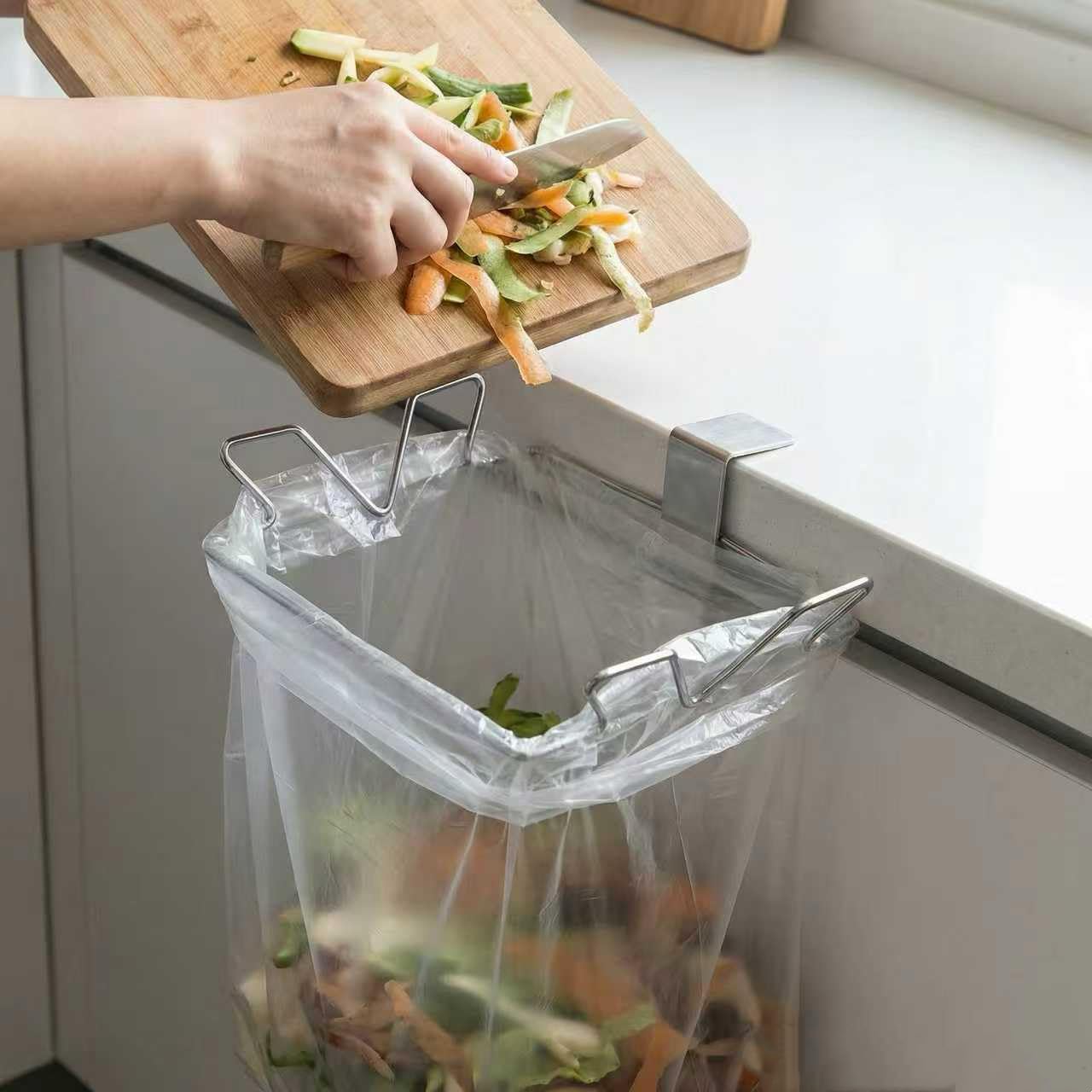TABLE edge universal clip securing trash bag holder
