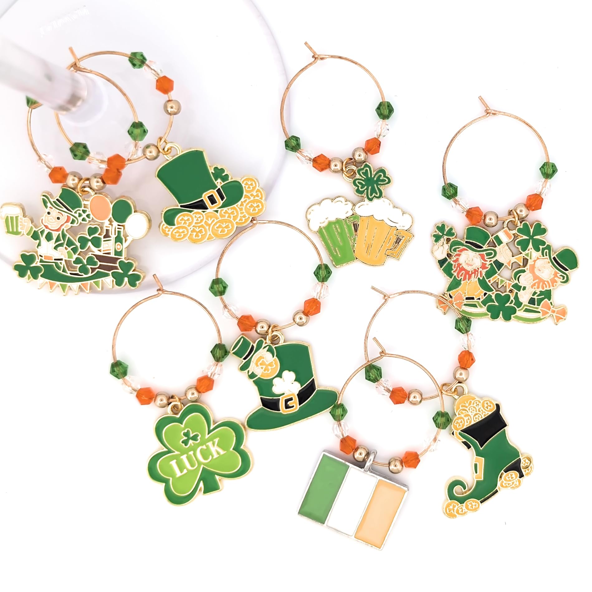 Toasting green beer mugs charm on gold tone ring
