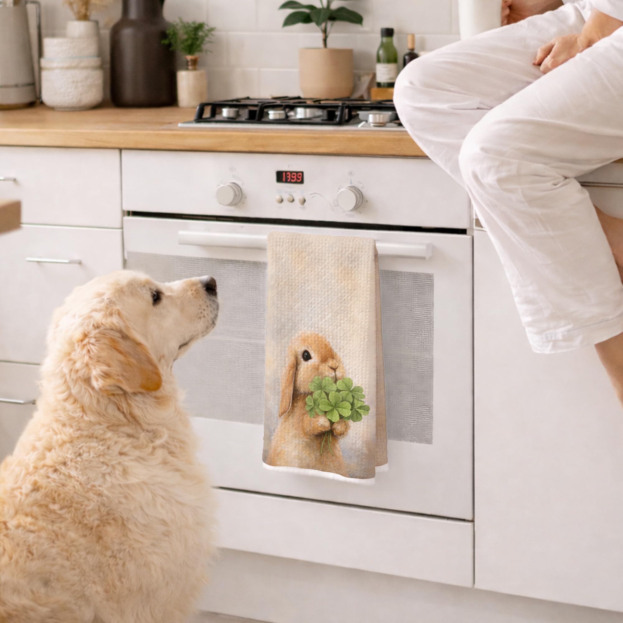 Decorative kitchen towel suitable for gift giving