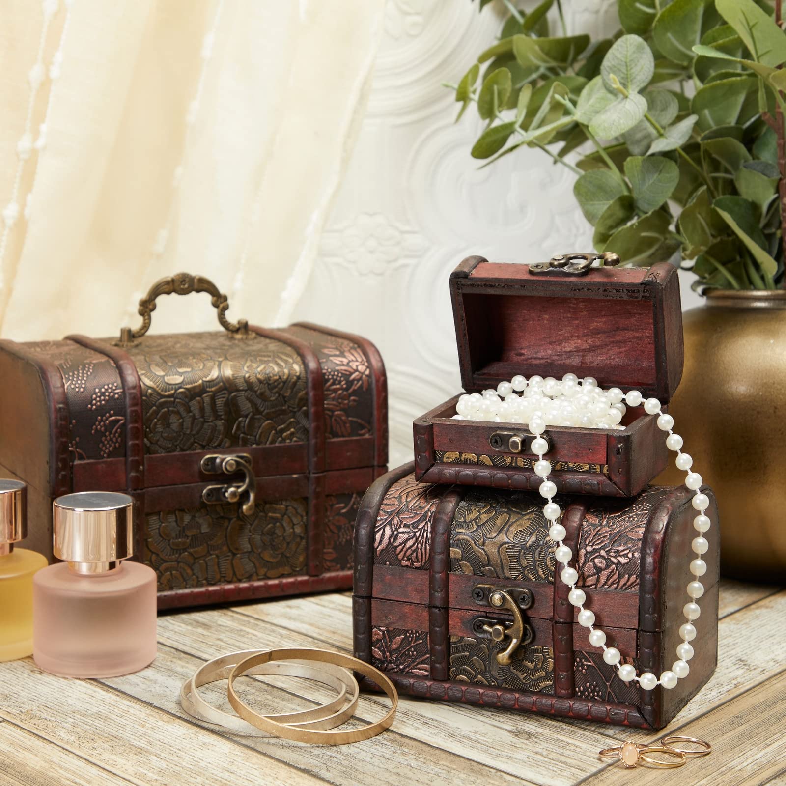 Three nesting boxes with hinged lids from Juvale set