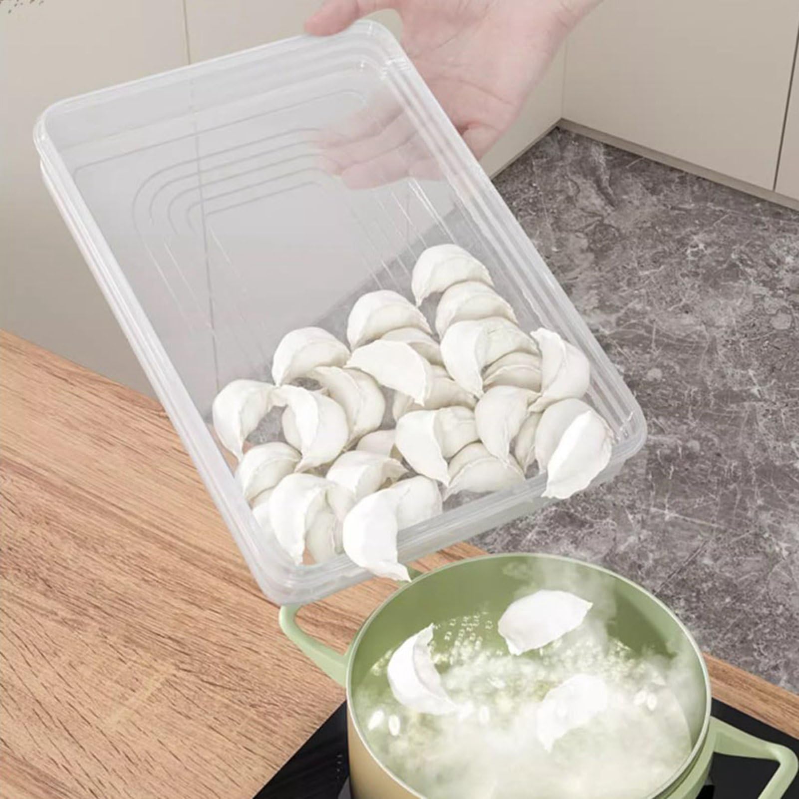 Food storage box with clear view of contents