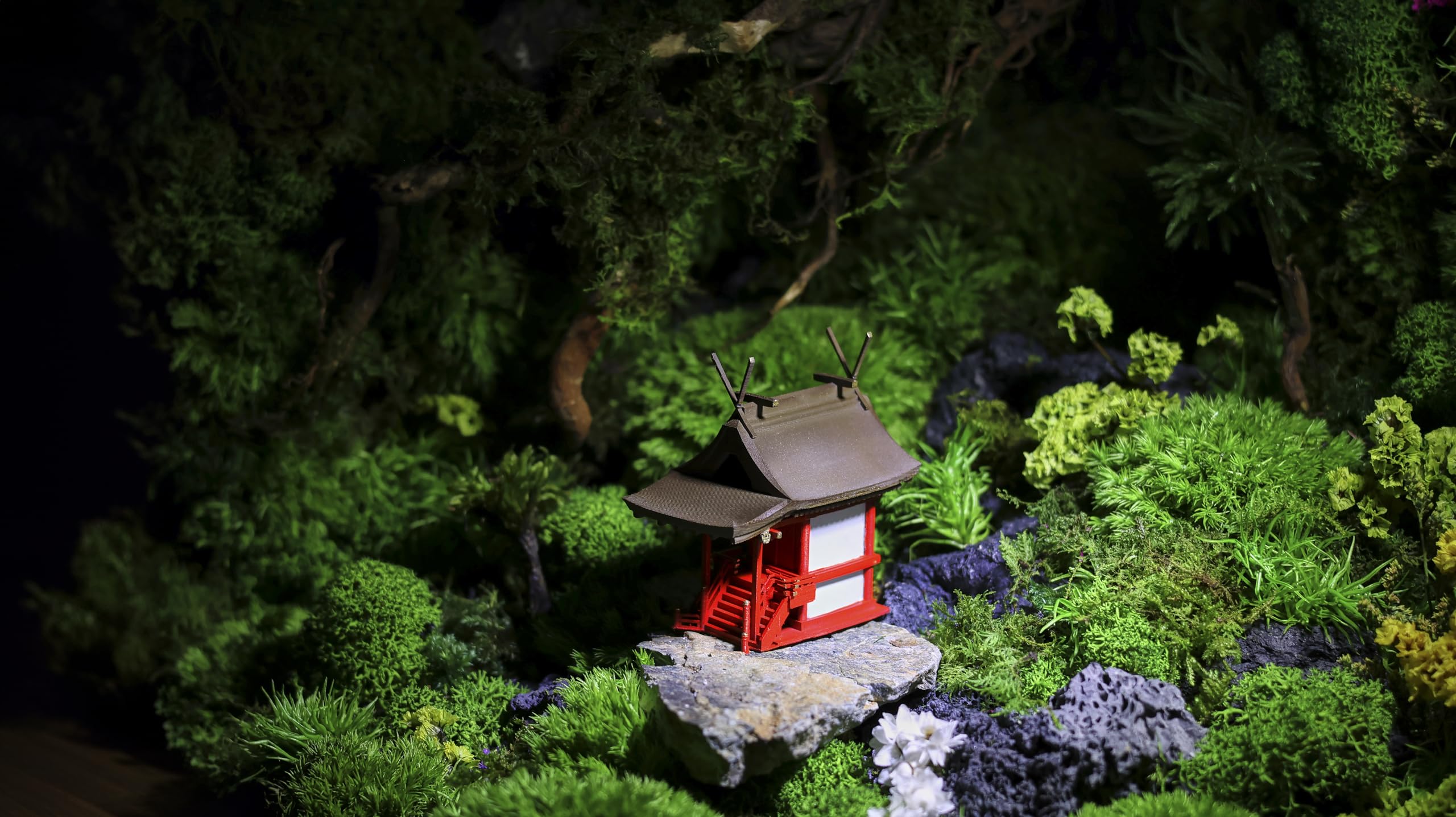 Terrarium and paludarium decor by KARESANSUI figurines