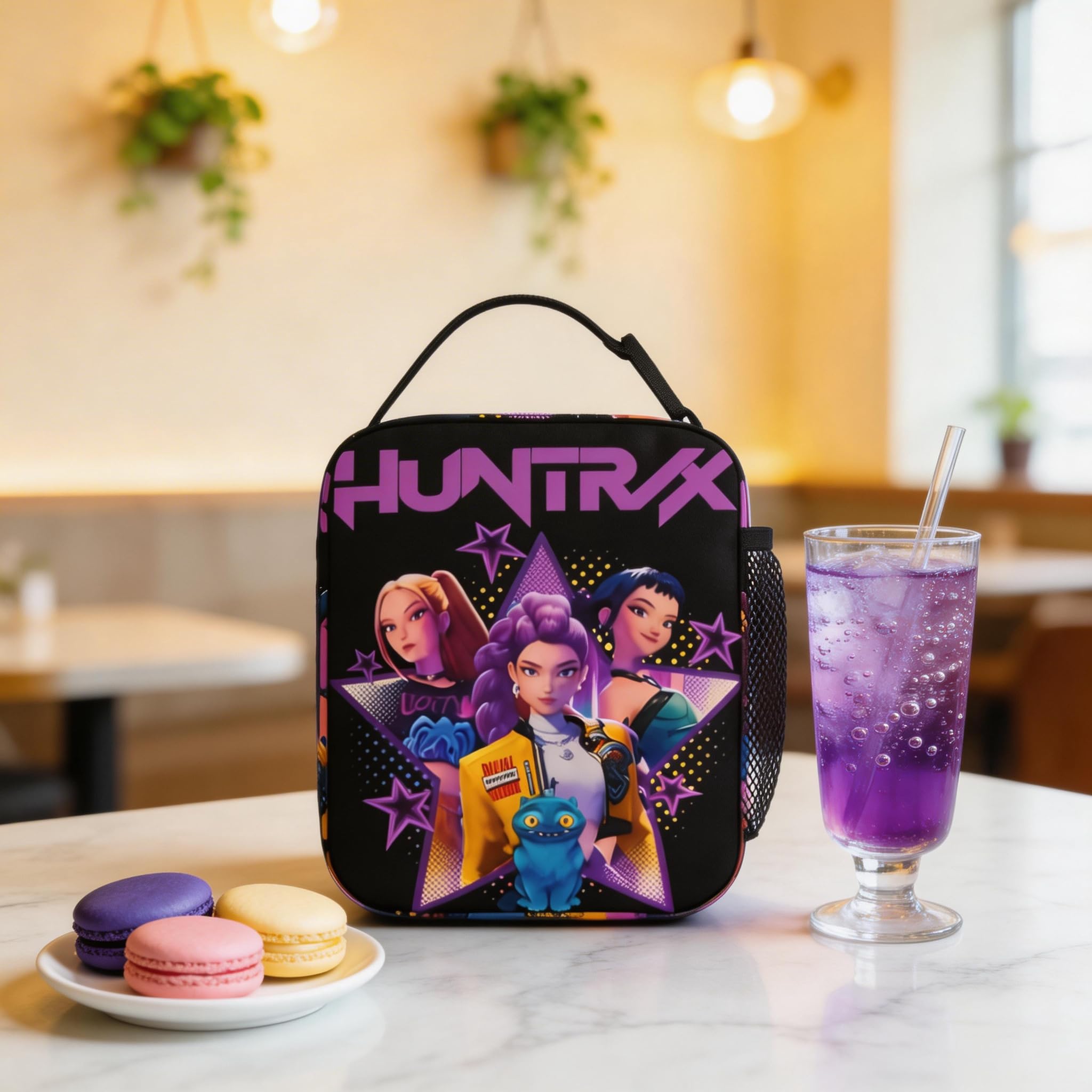 Front zip pocket and organized interior KDWER lunch bag