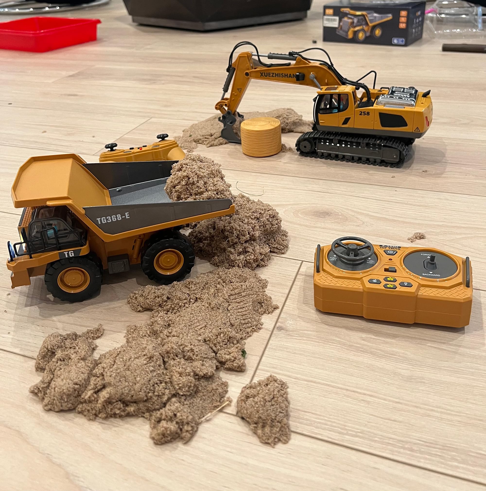 RC construction toy for outdoor play and learning