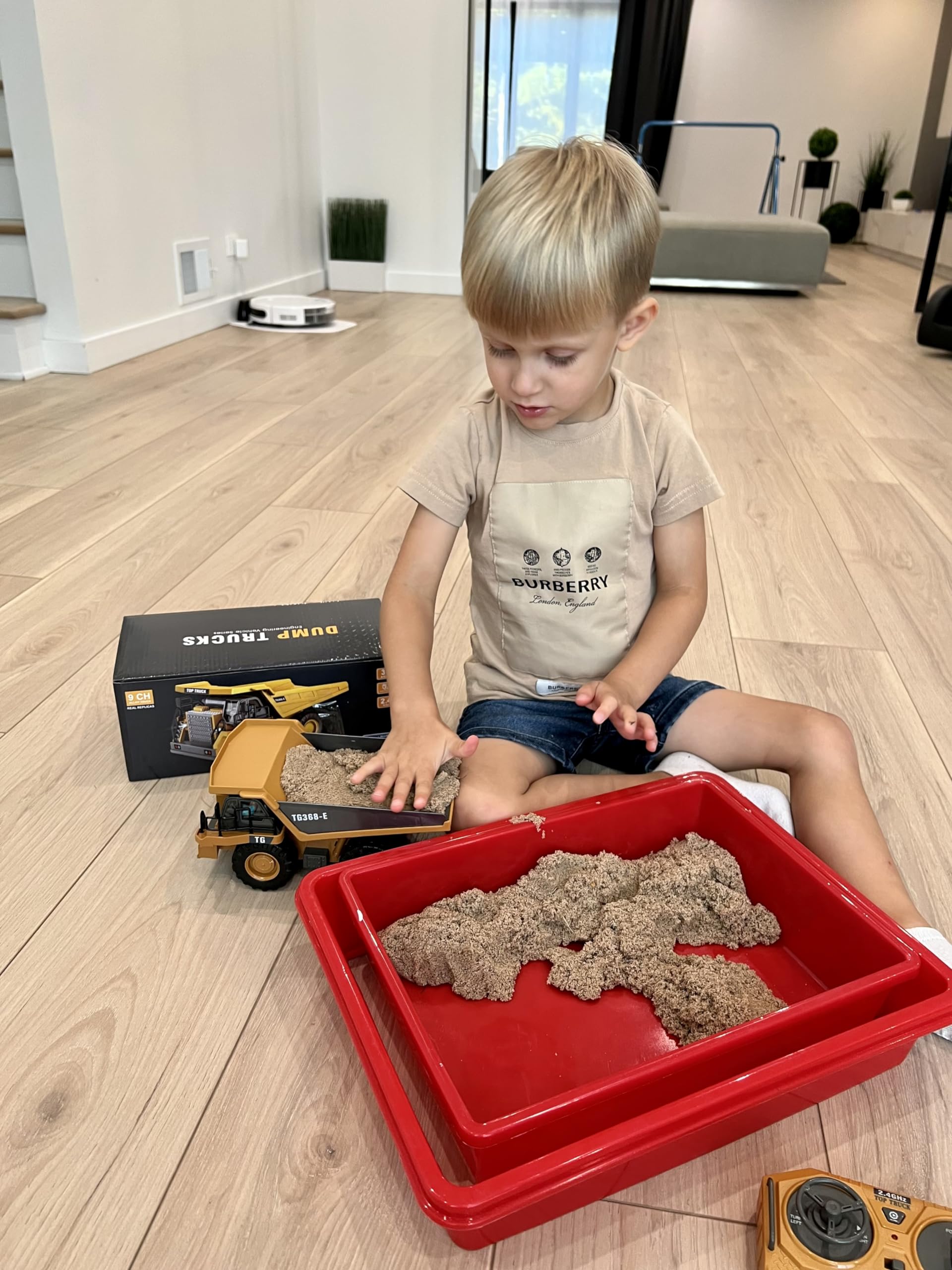 9-channel remote control dump truck with lights and sounds