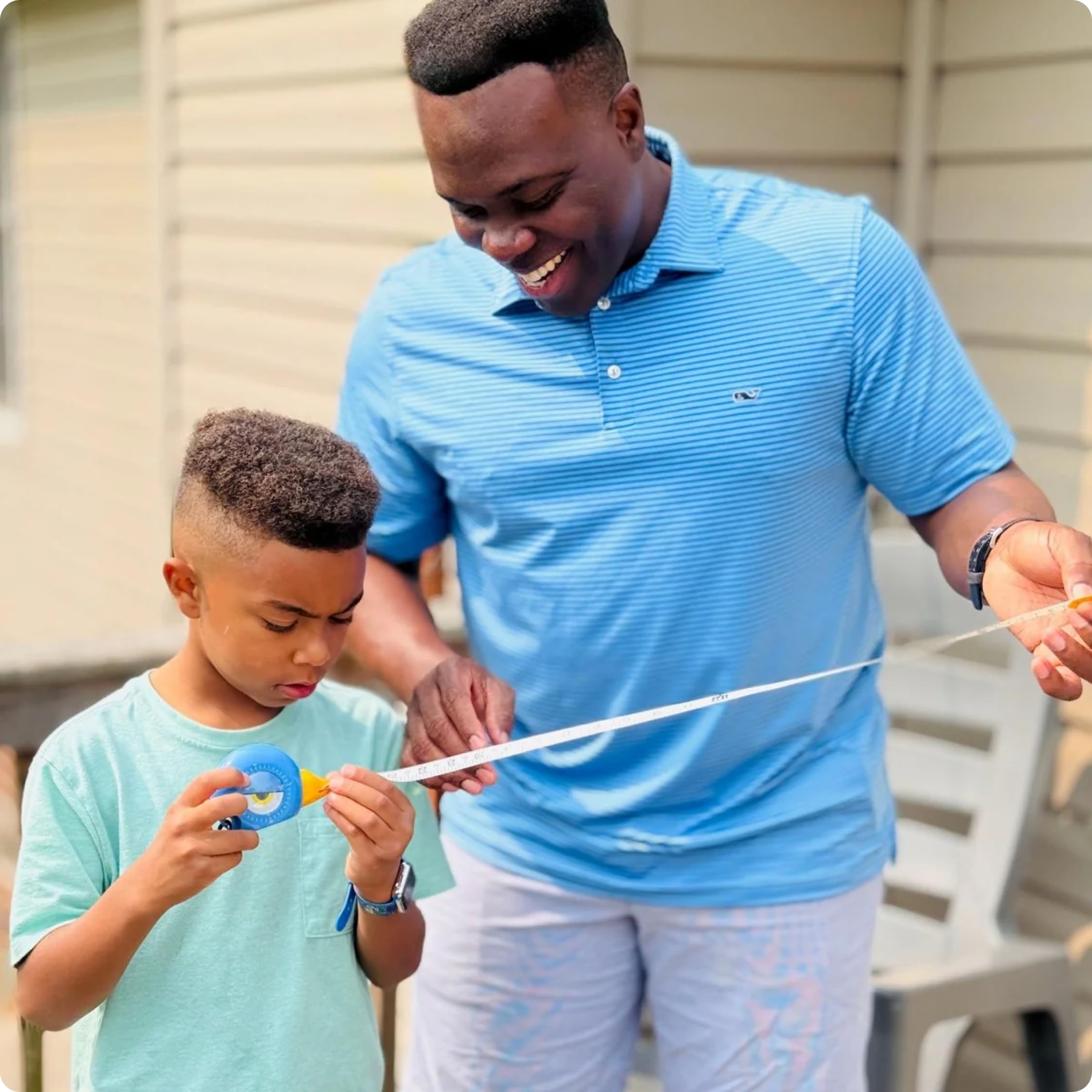 Hands-on measurement with Toto blue tape measure