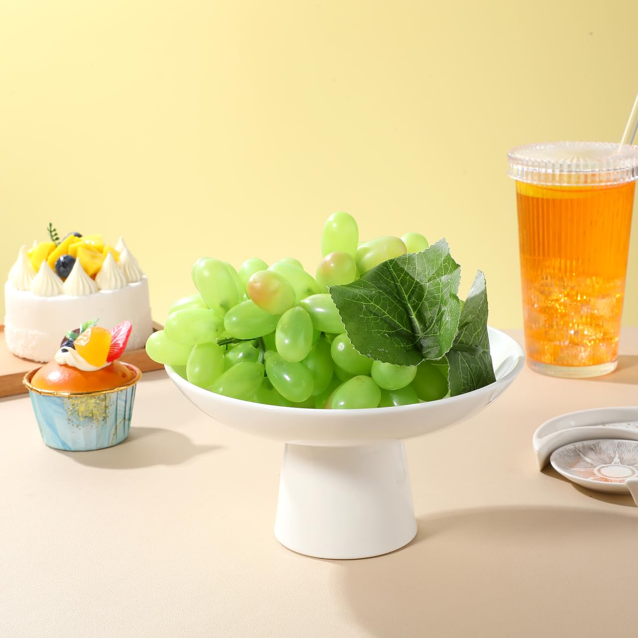 Kitchen dining decor with ceramic bowl