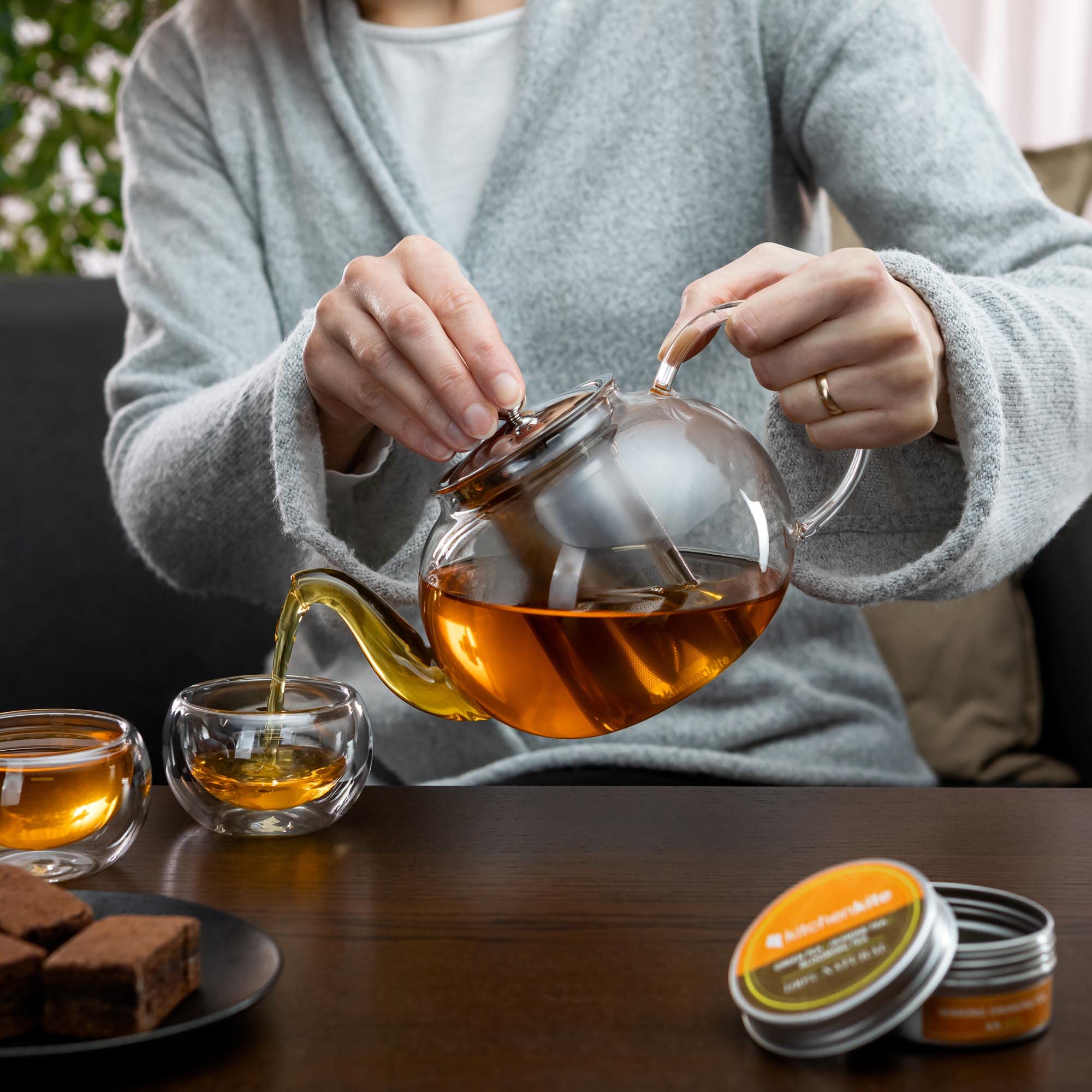 Dishwasher safe glass teapot and infuser