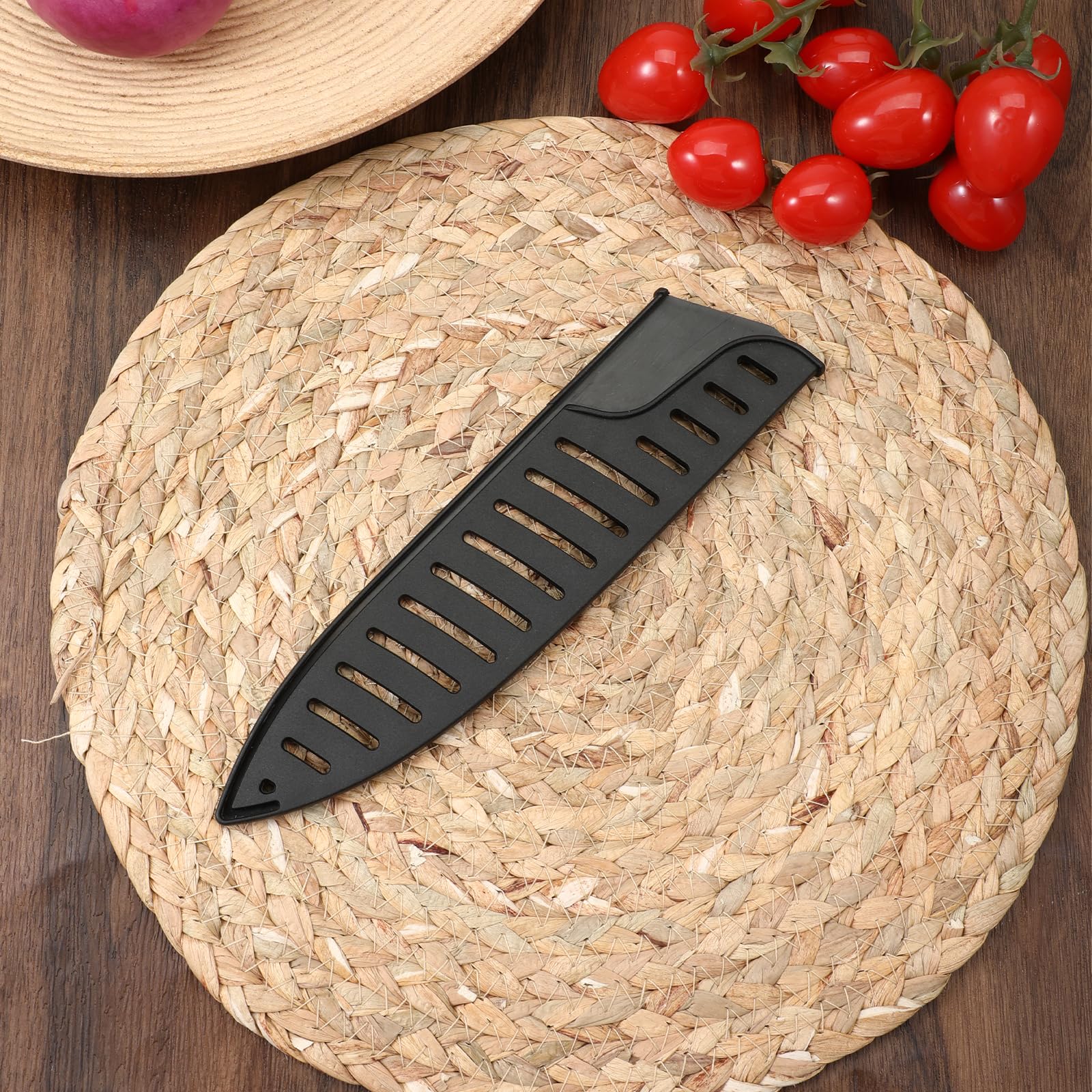Smooth interior knife sleeve prevents blade damage