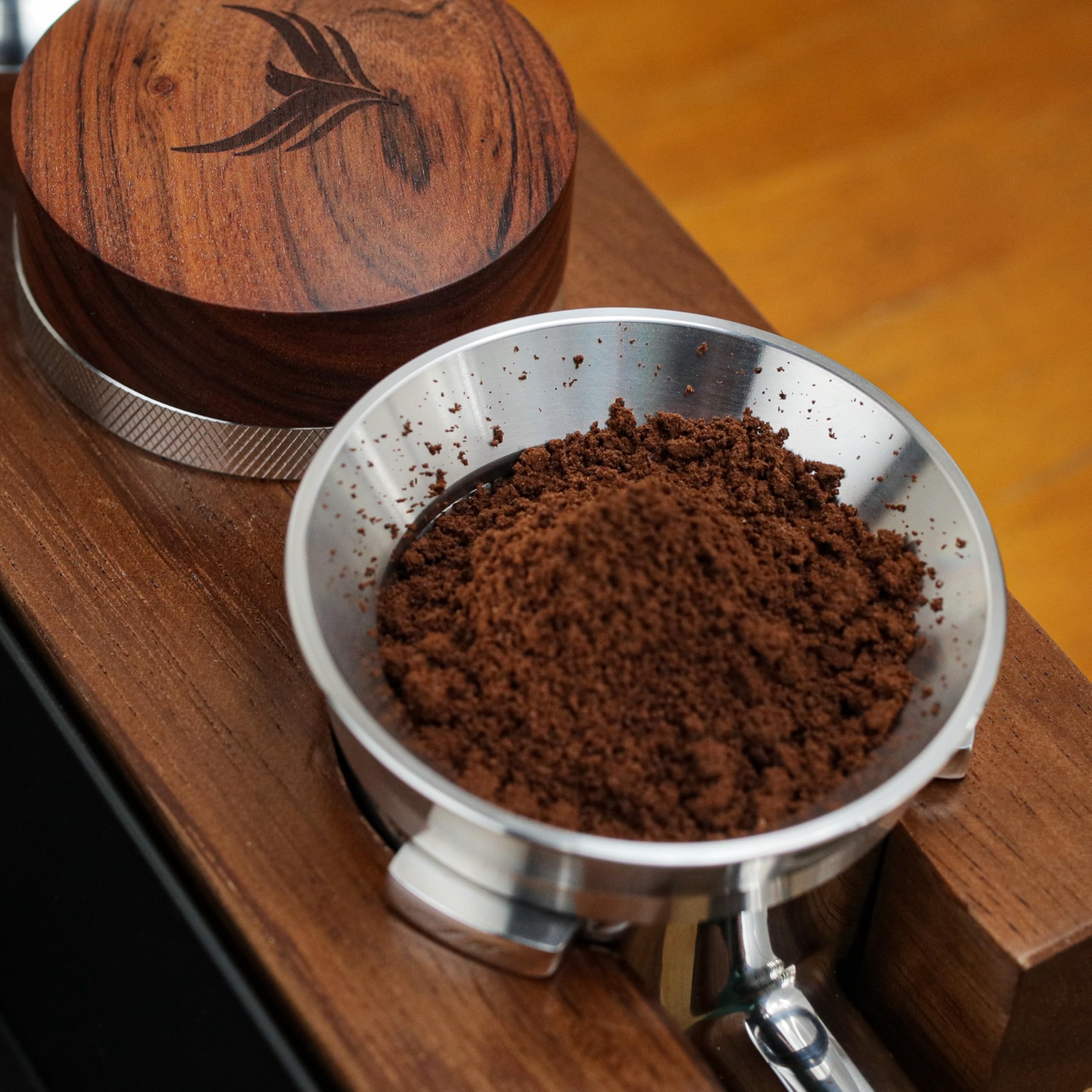 58mm espresso puck screen close fit in basket image