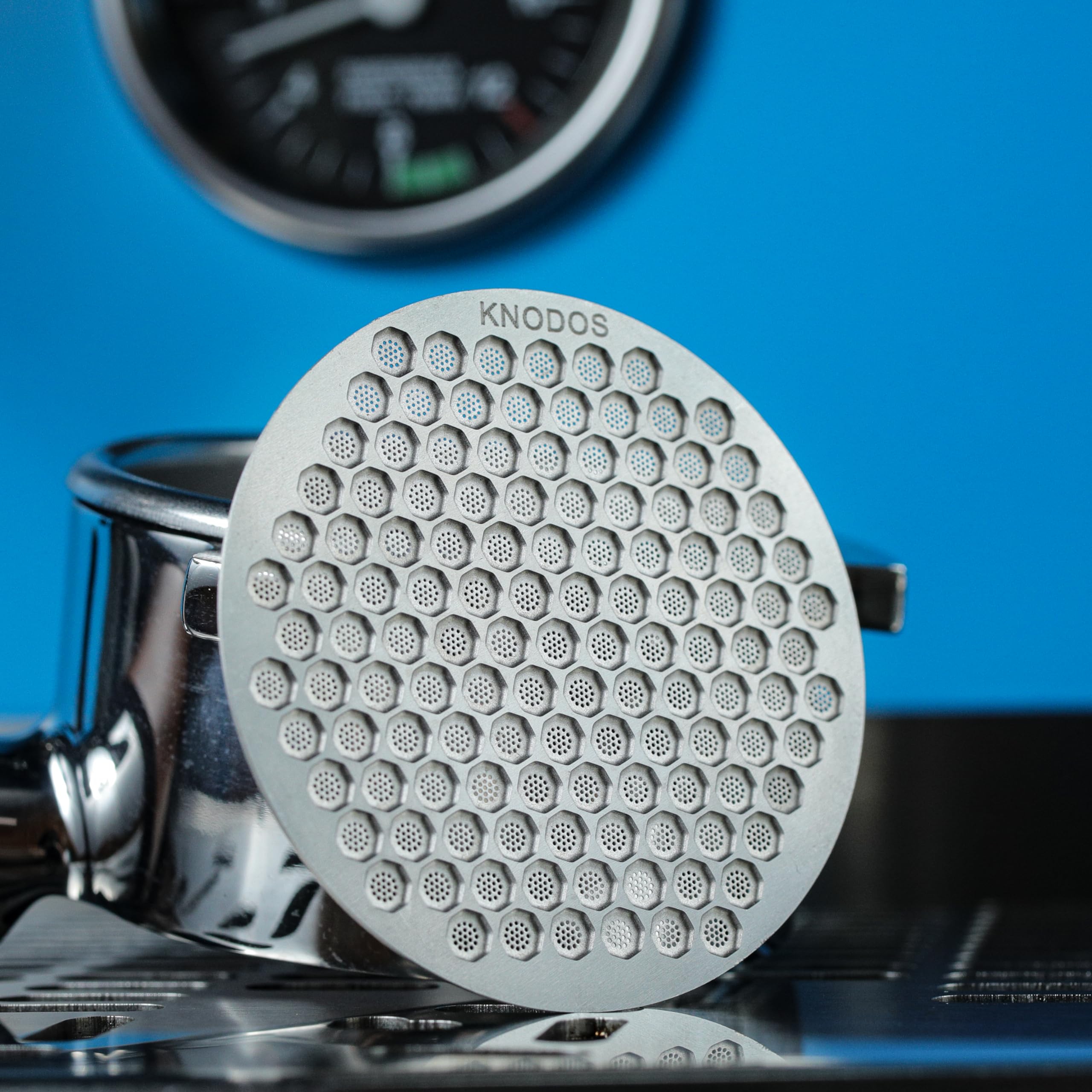 Two KNODOS 58mm puck screens included closeup