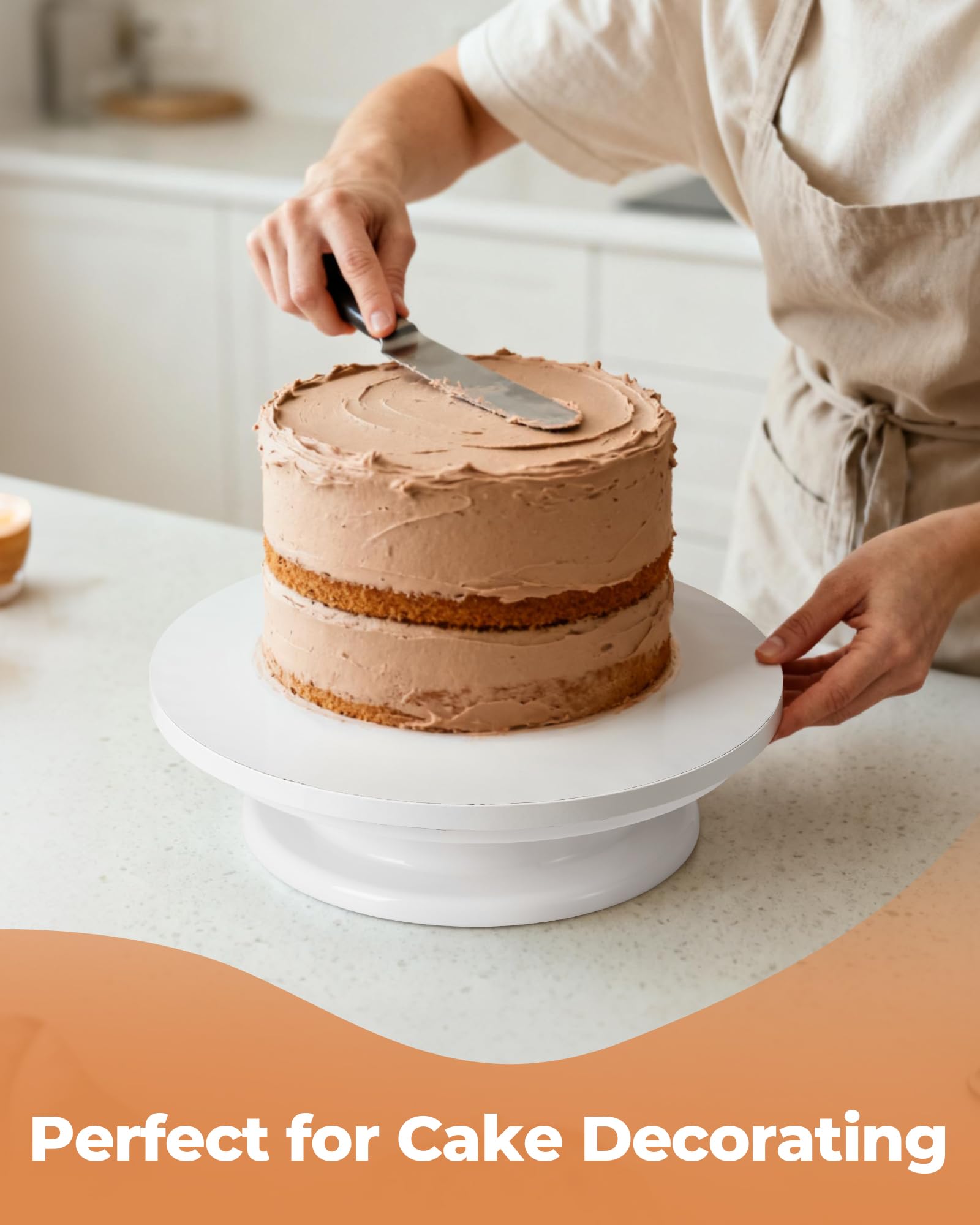 White circular cake board suitable for weddings