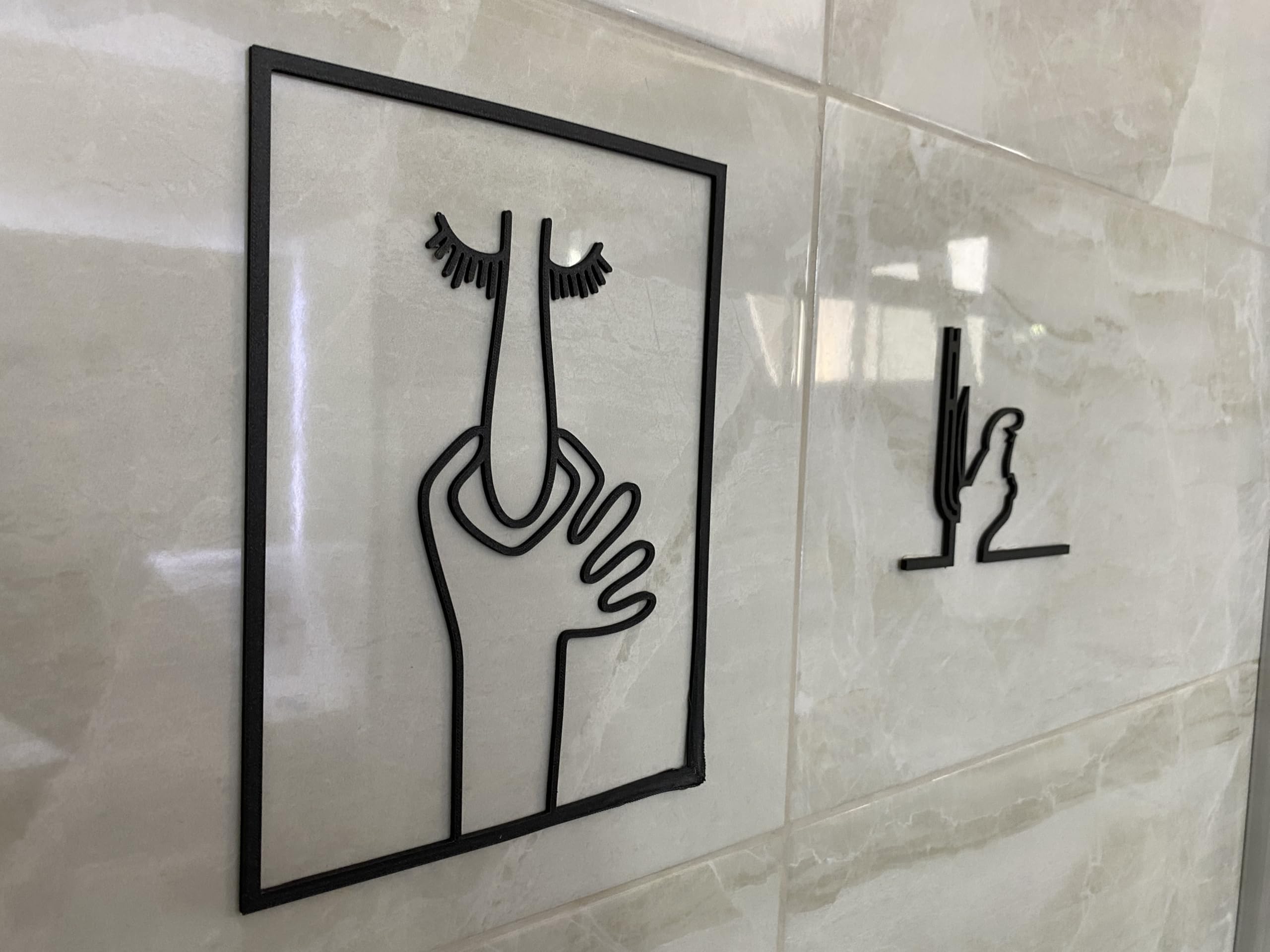 La Linea Figure bathroom decor product packaging