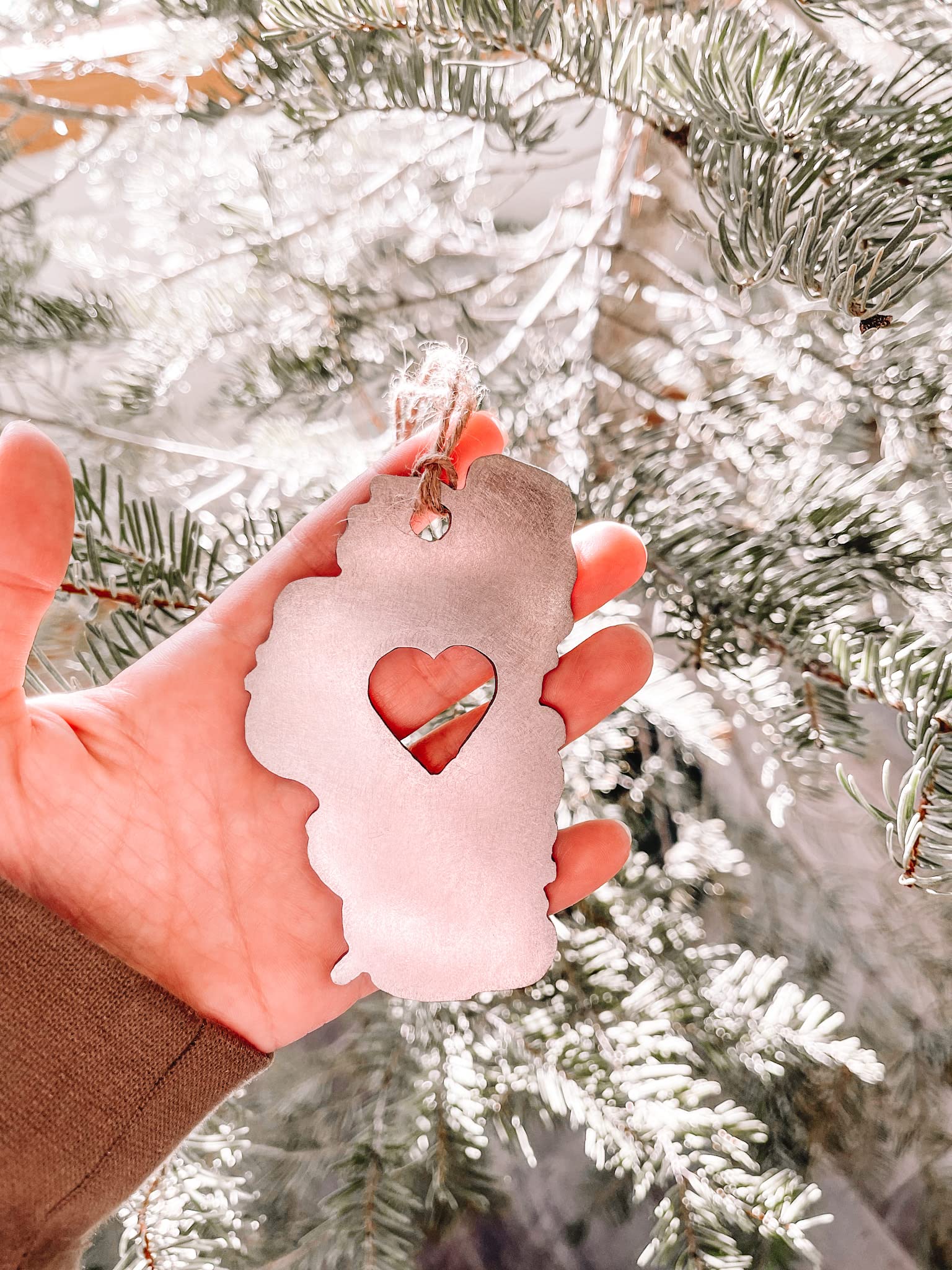Approximate size 3.875in x 2.25in Lake Tahoe Ornament