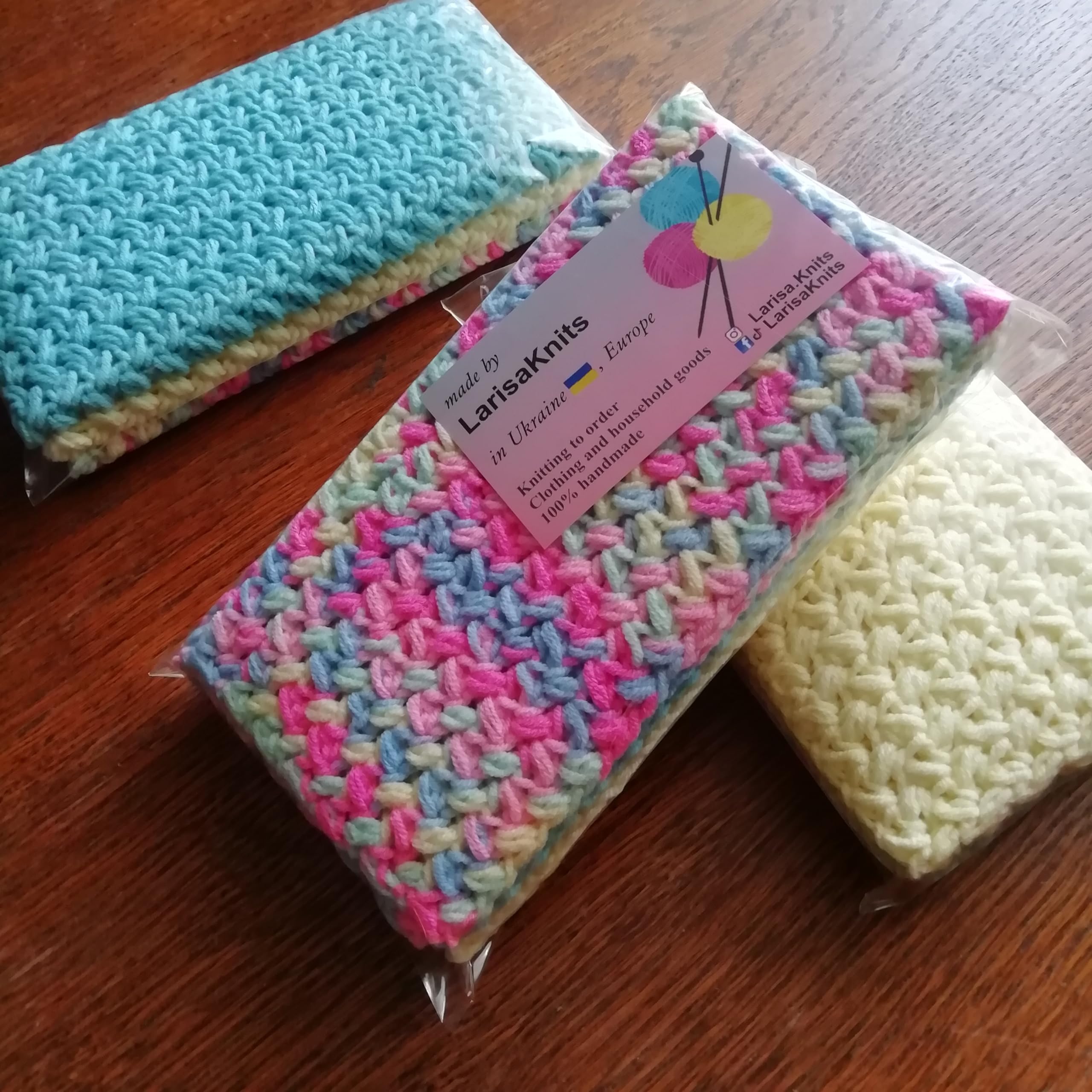 LarisaKnits 8x8 dish cloths set closeup