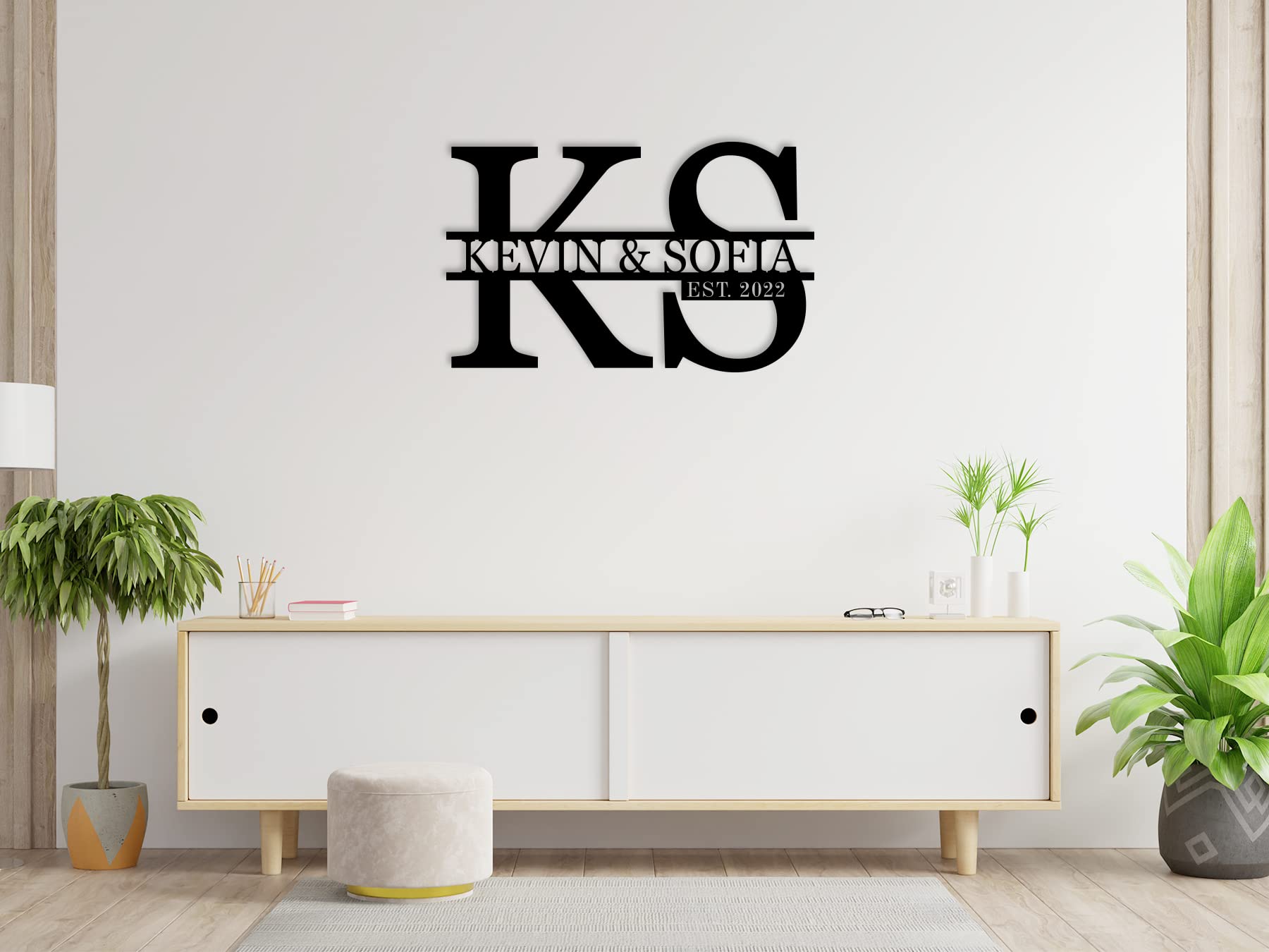 Last name sign suitable for indoor and outdoor display