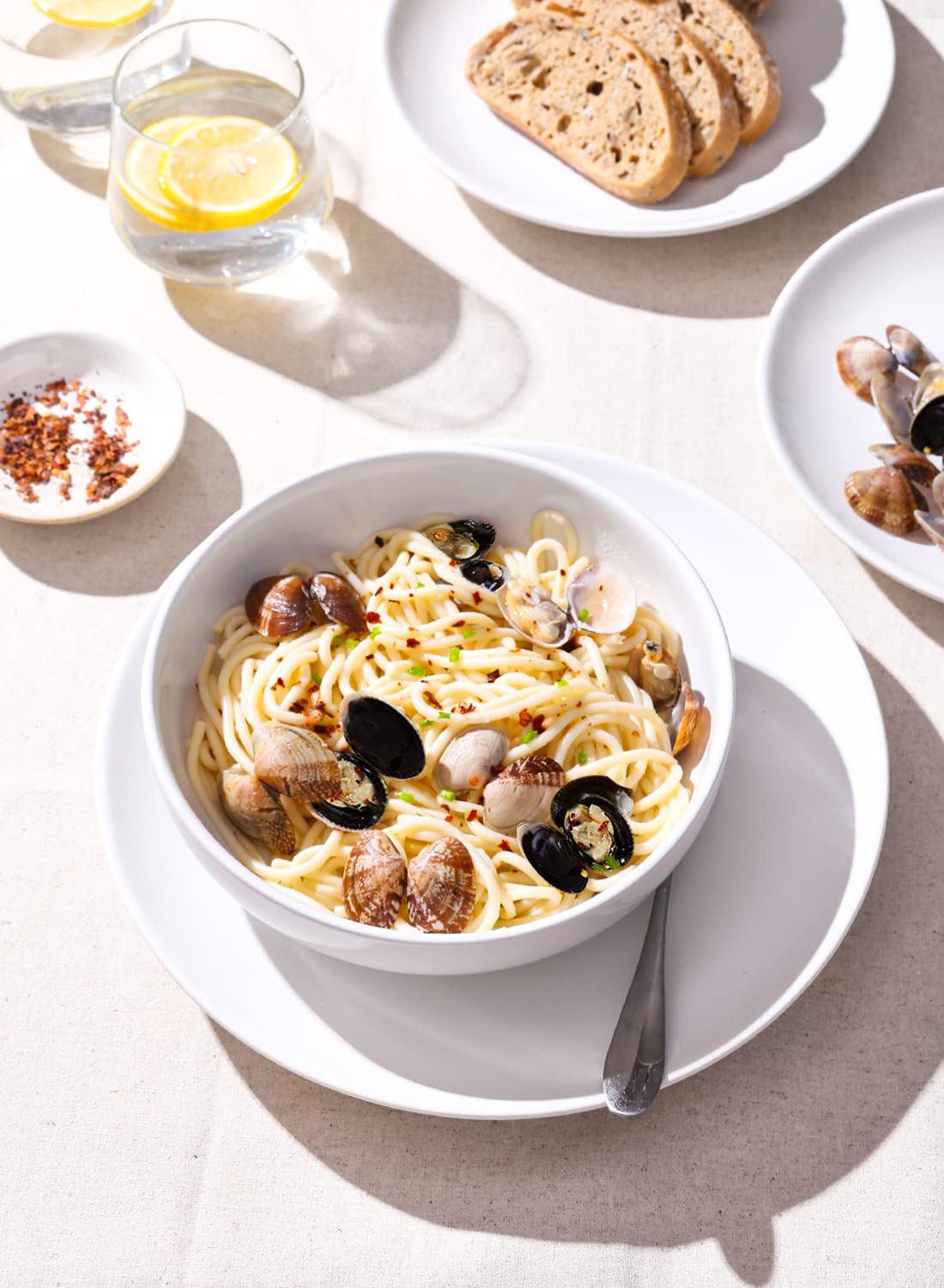 white ceramic pasta bowls 45 oz capacity 8.5 inch