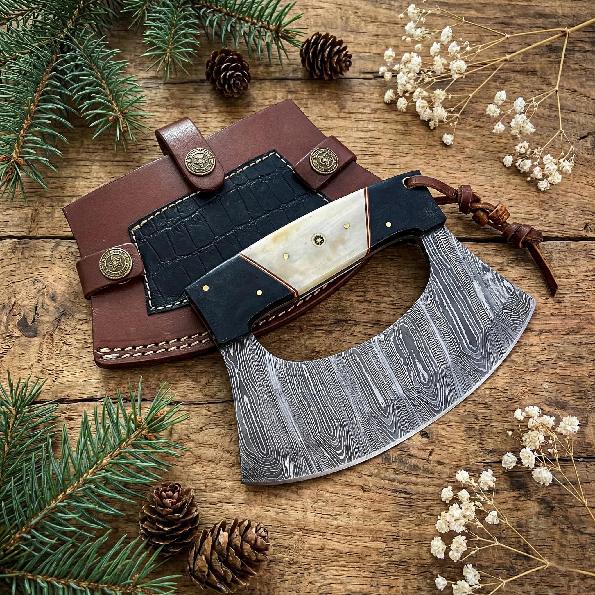 Leather sheath for safe storage of ulu knife