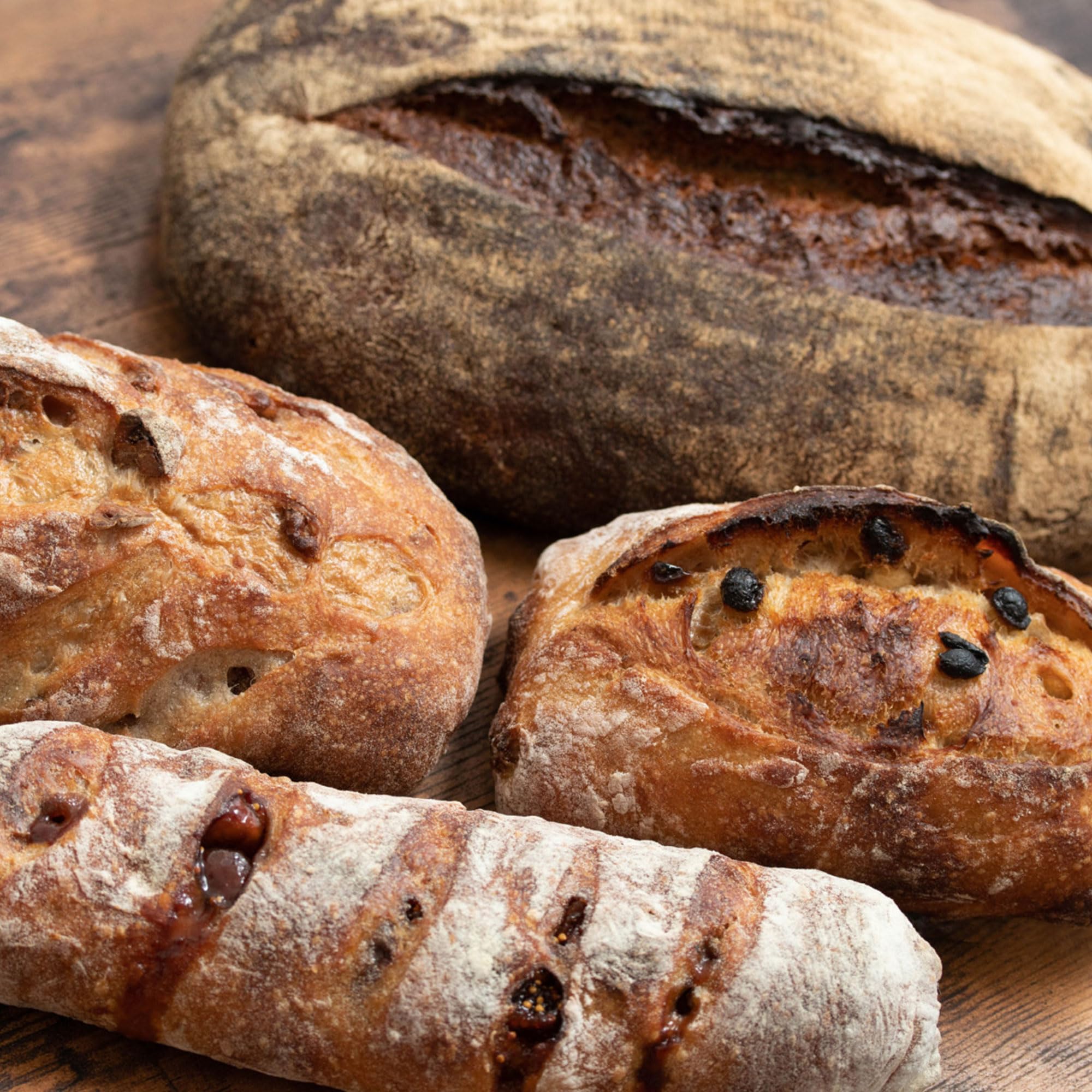 Sourdough slashing tool by bakers