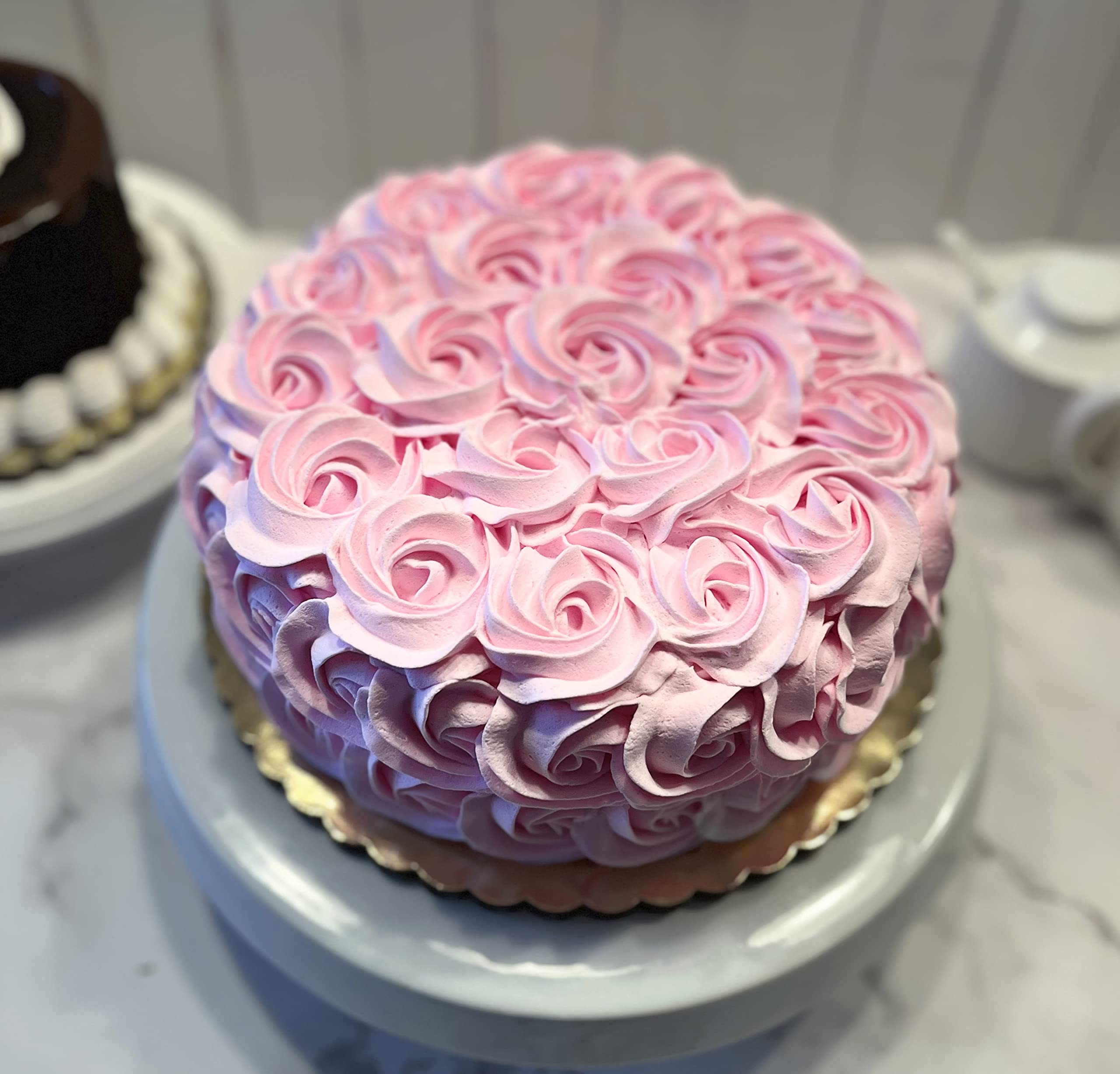 Lightweight foam indoor decor cake for display