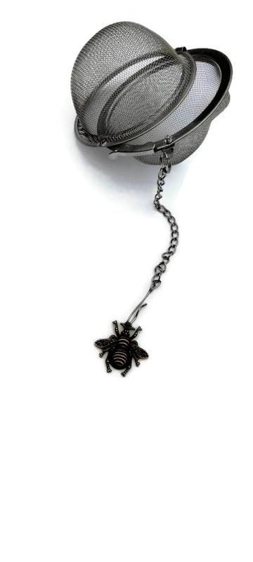 Loose leaf tea infuser ball with bronze bee charm