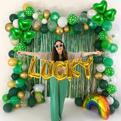 Lucky letter balloon 16in gold close up