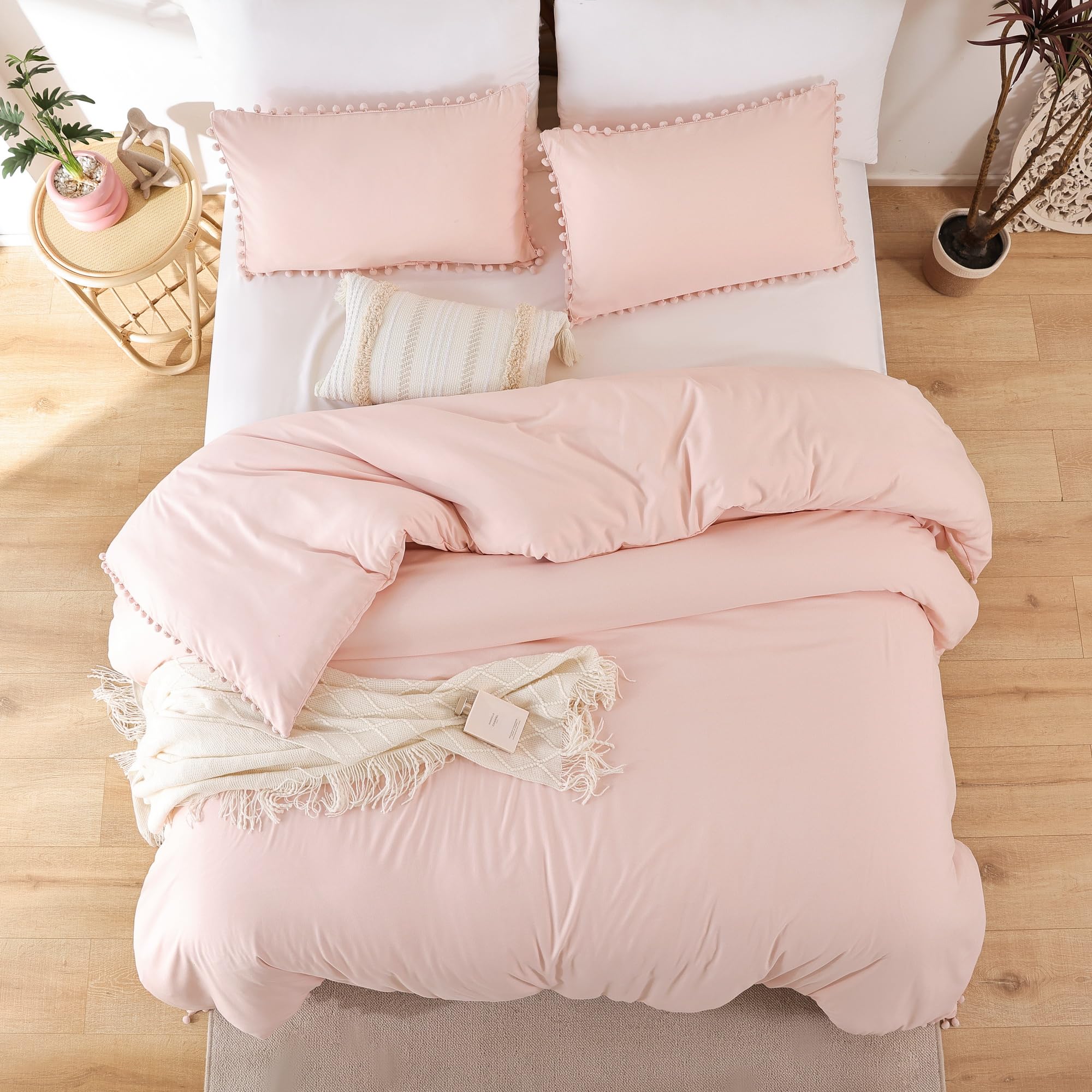 Blush color YIRDDEO twin comforter and sham