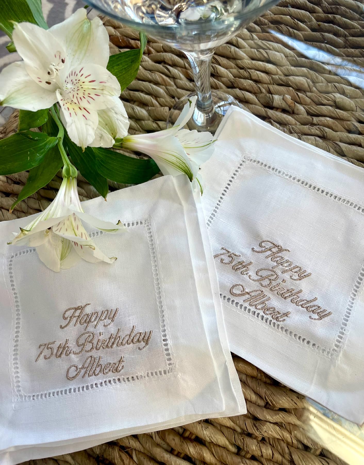 Machine washable napkins packaging and care