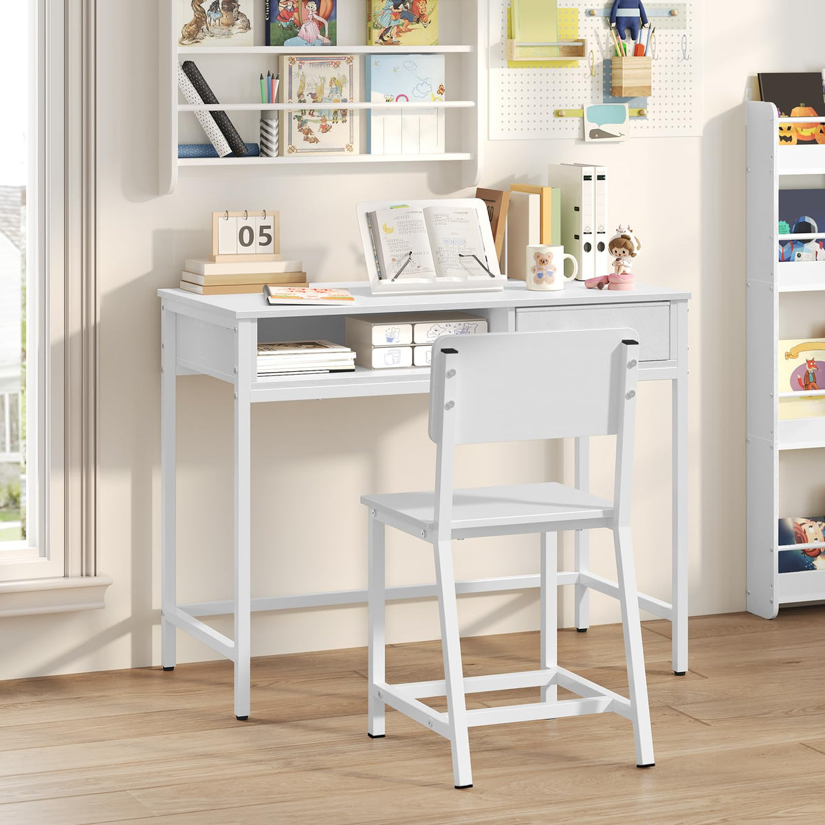 MAHANCRIS kids desk and chair set white model KDBW11901N1