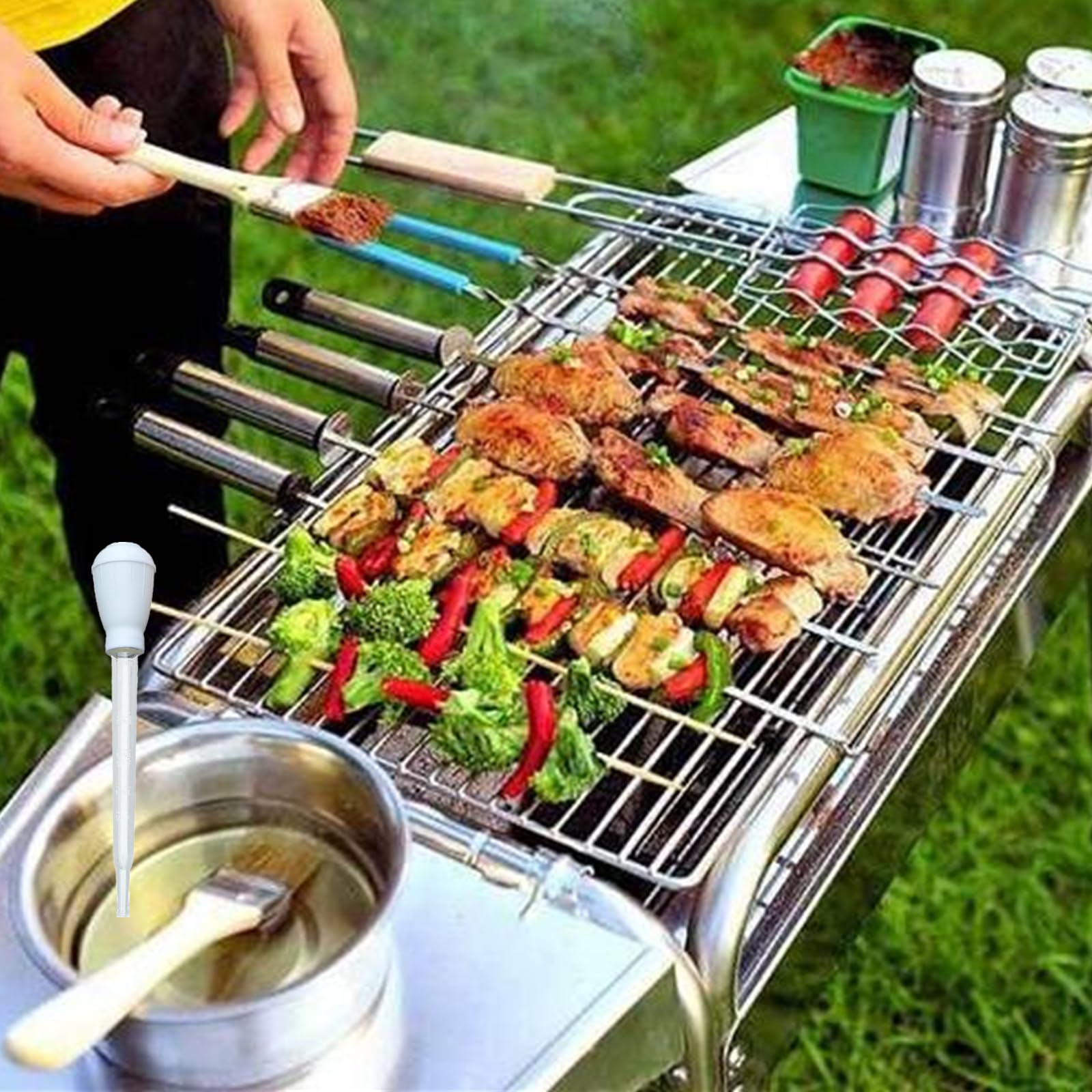Compact turkey baster for kitchen and BBQ use