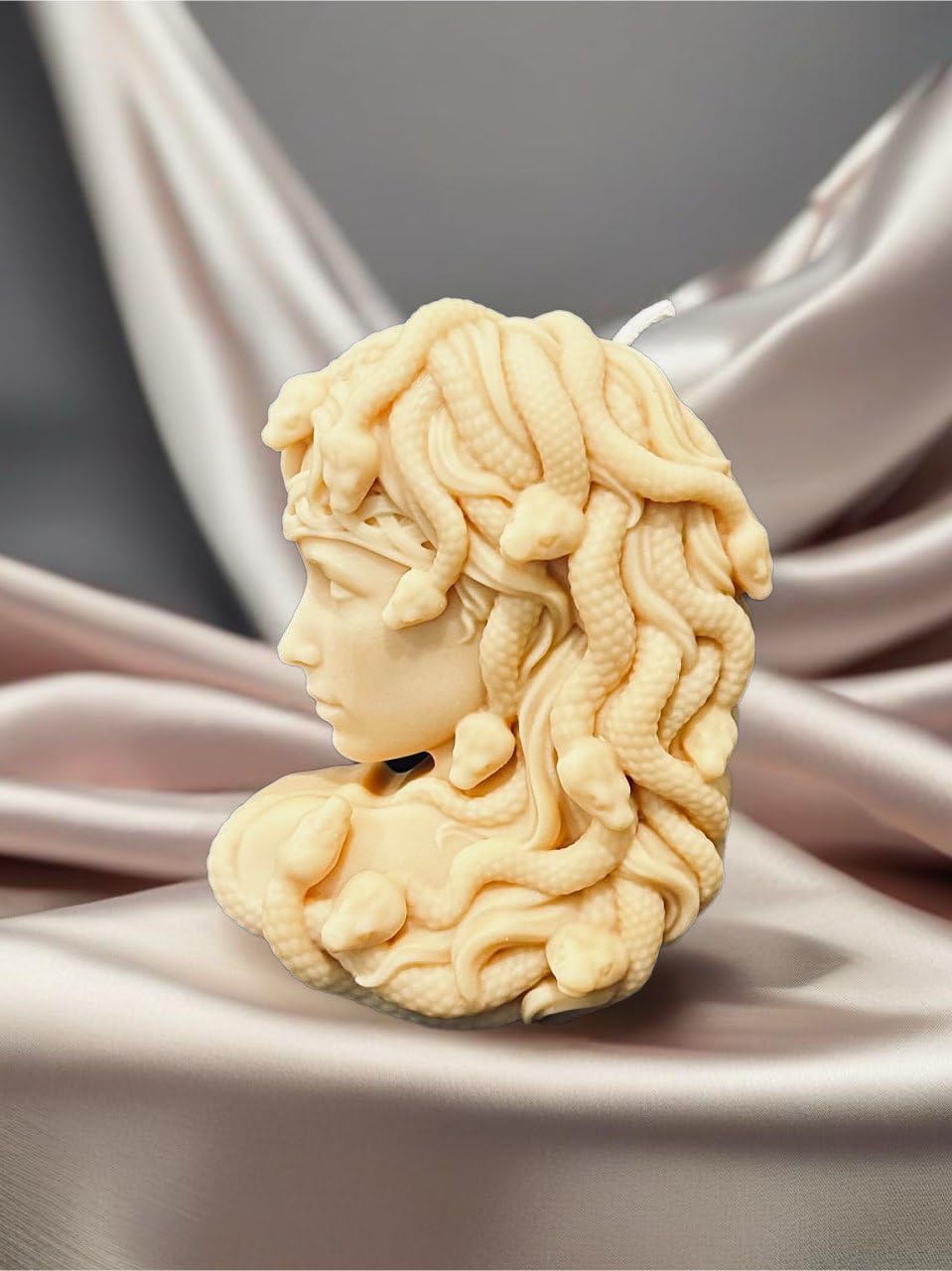 Medusa birthday gift candle product detail