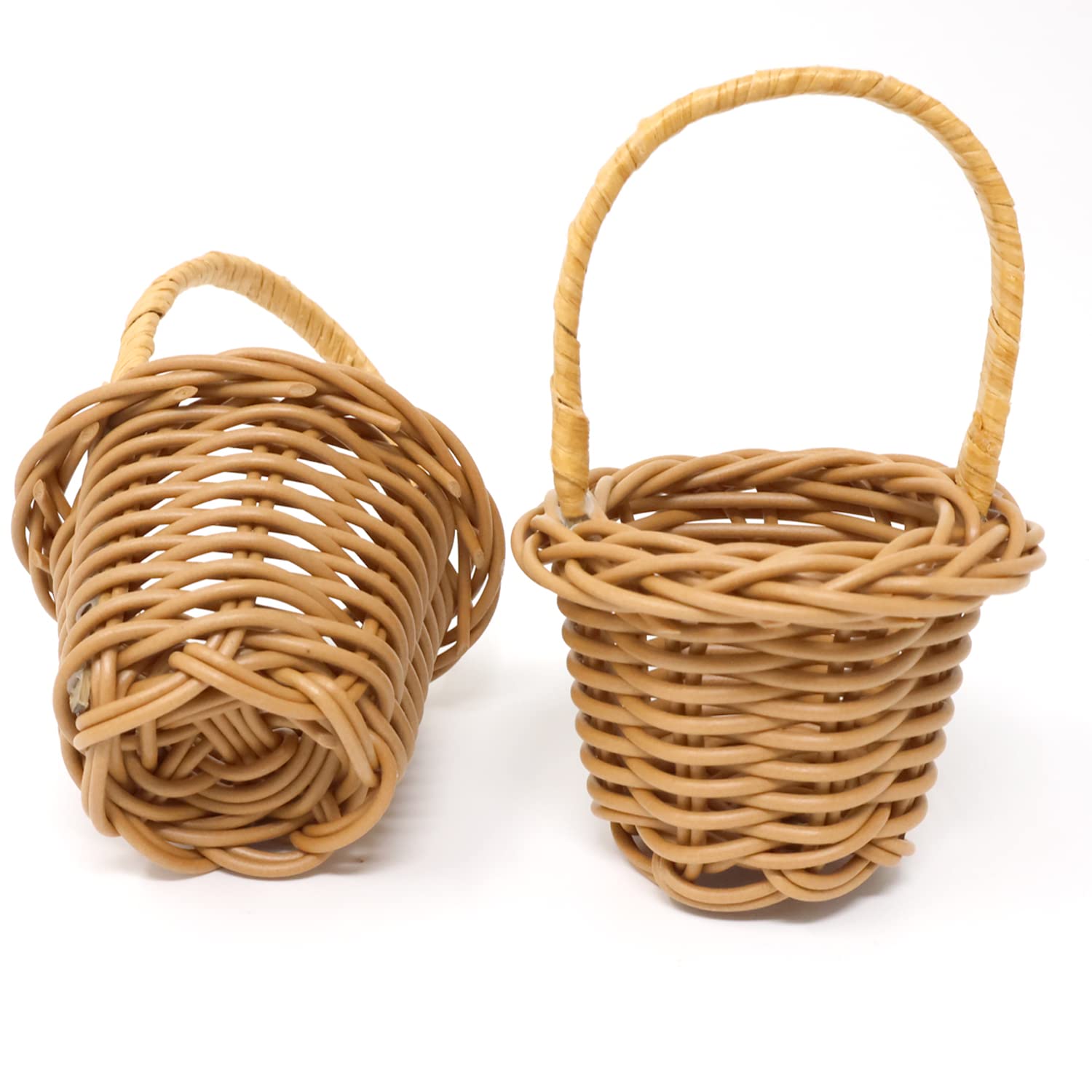 Six-pack woven baskets with handles for wedding decor