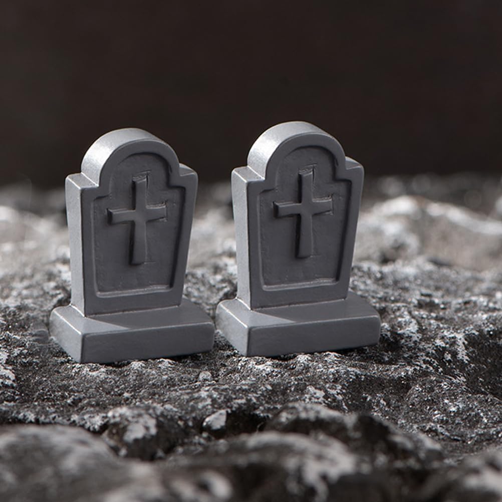 Mini graveyard accessories for Halloween decor
