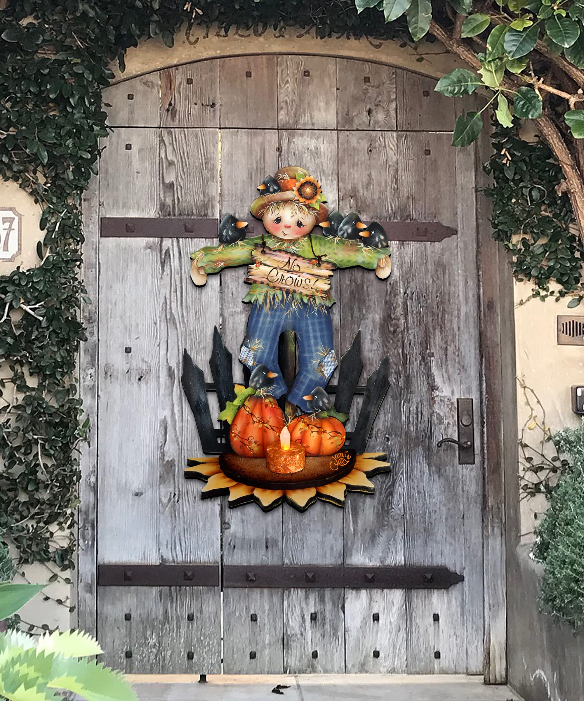 Model 8457404H Jamie Mills-Price scarecrow decoration