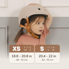 Pinch-free magnetic buckle closeup on MomnLittle helmet